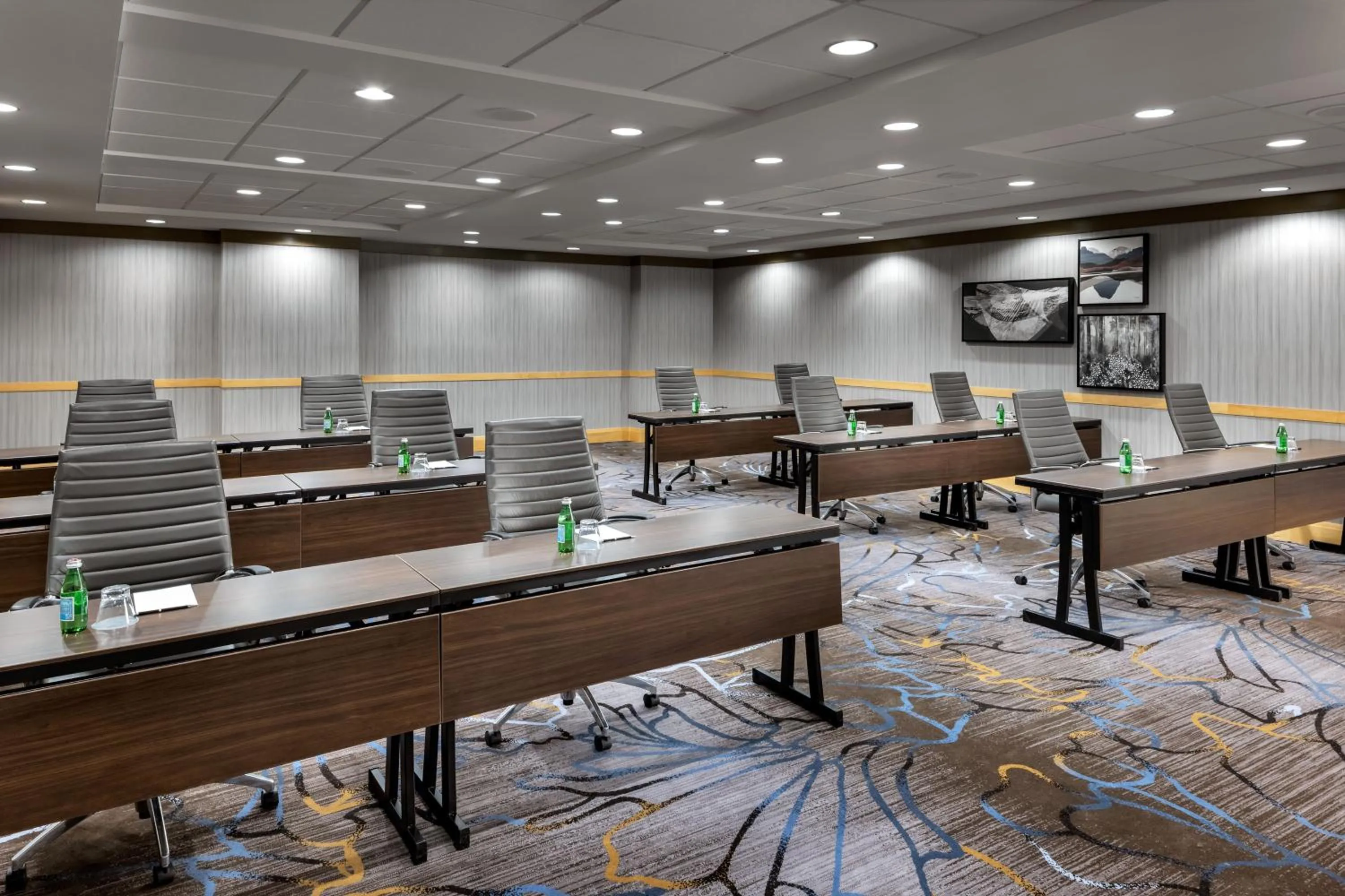 Meeting/conference room in The Westin Resort & Spa, Whistler