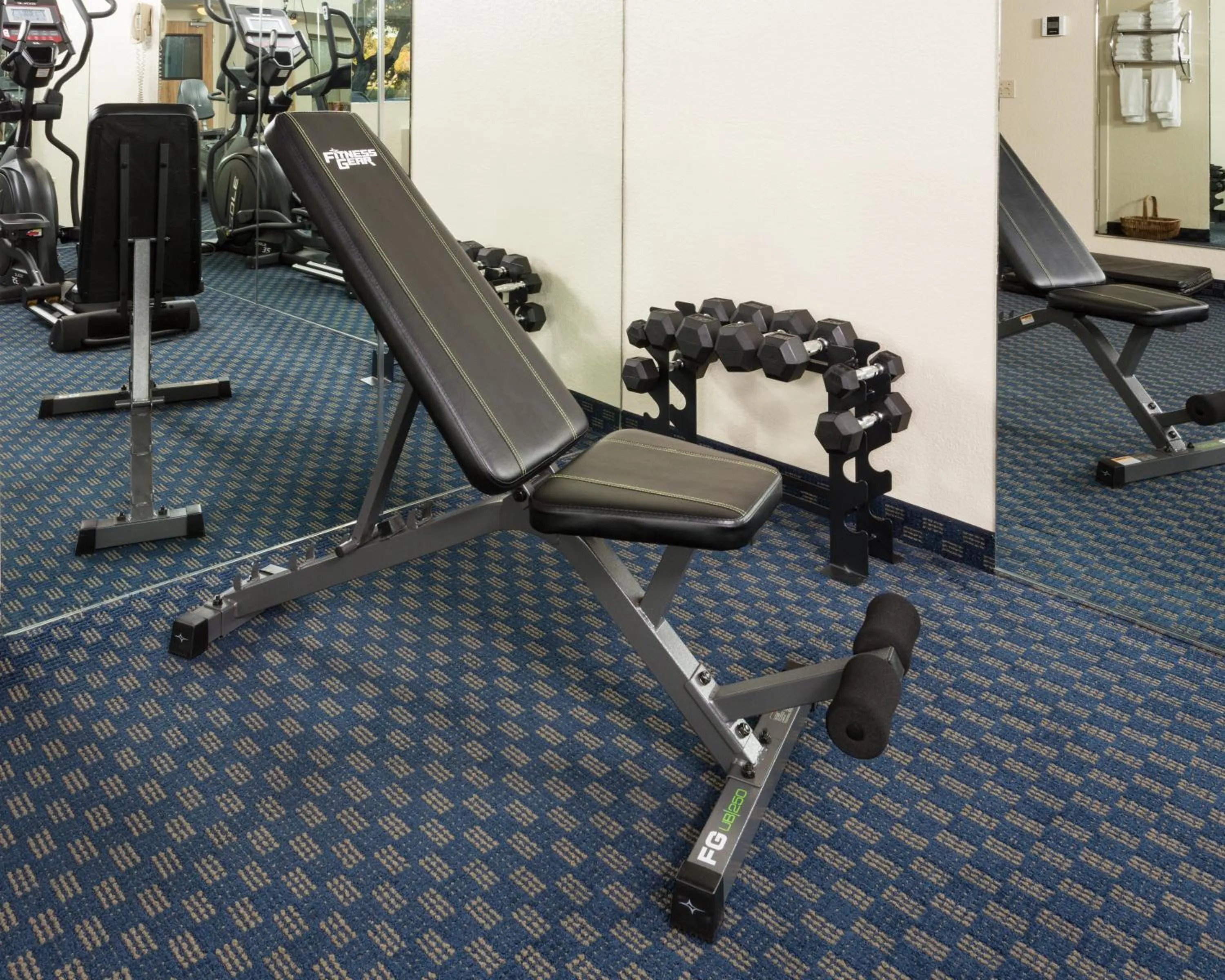 Fitness centre/facilities in The Marina Inn on San Francisco Bay