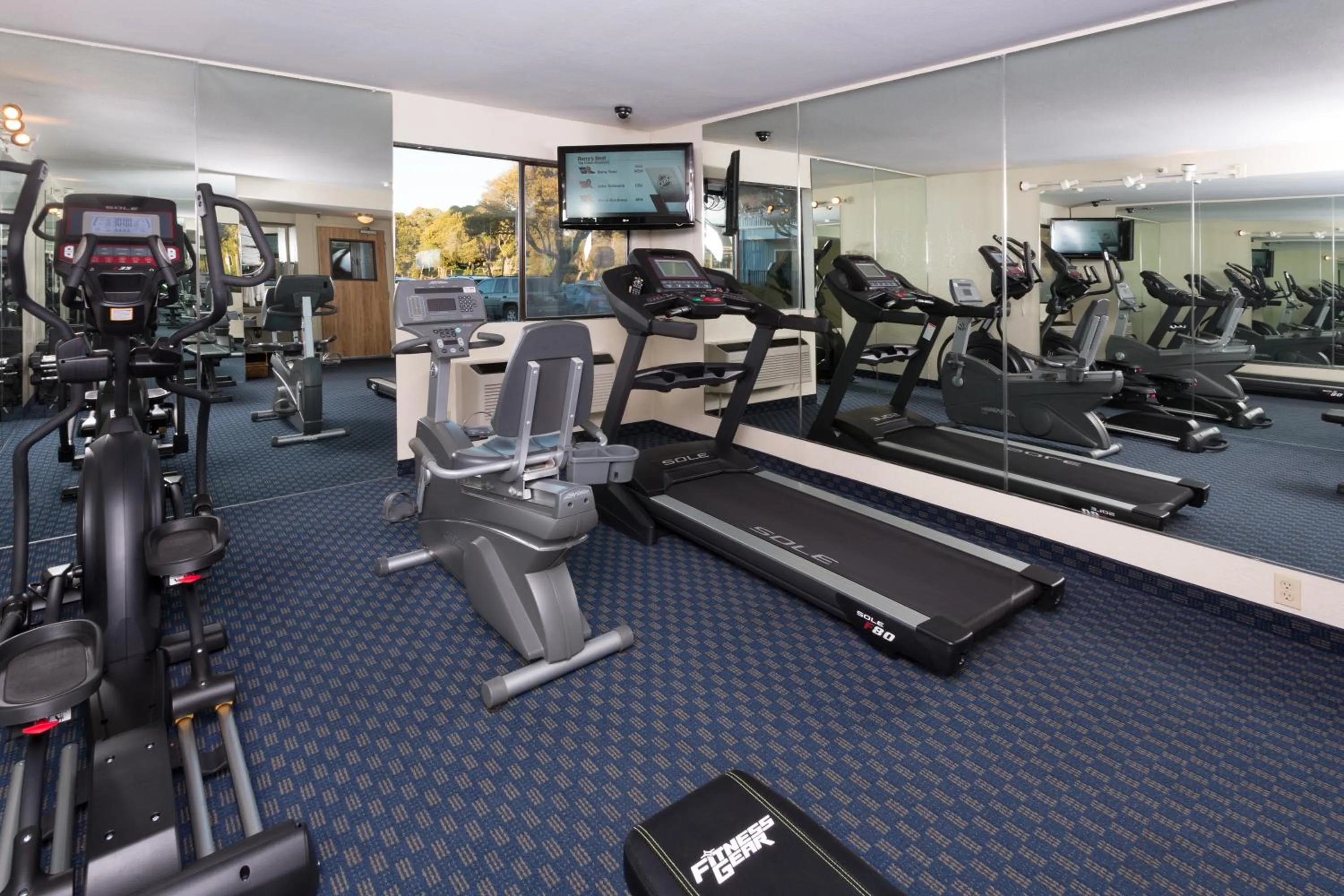 Fitness centre/facilities in The Marina Inn on San Francisco Bay