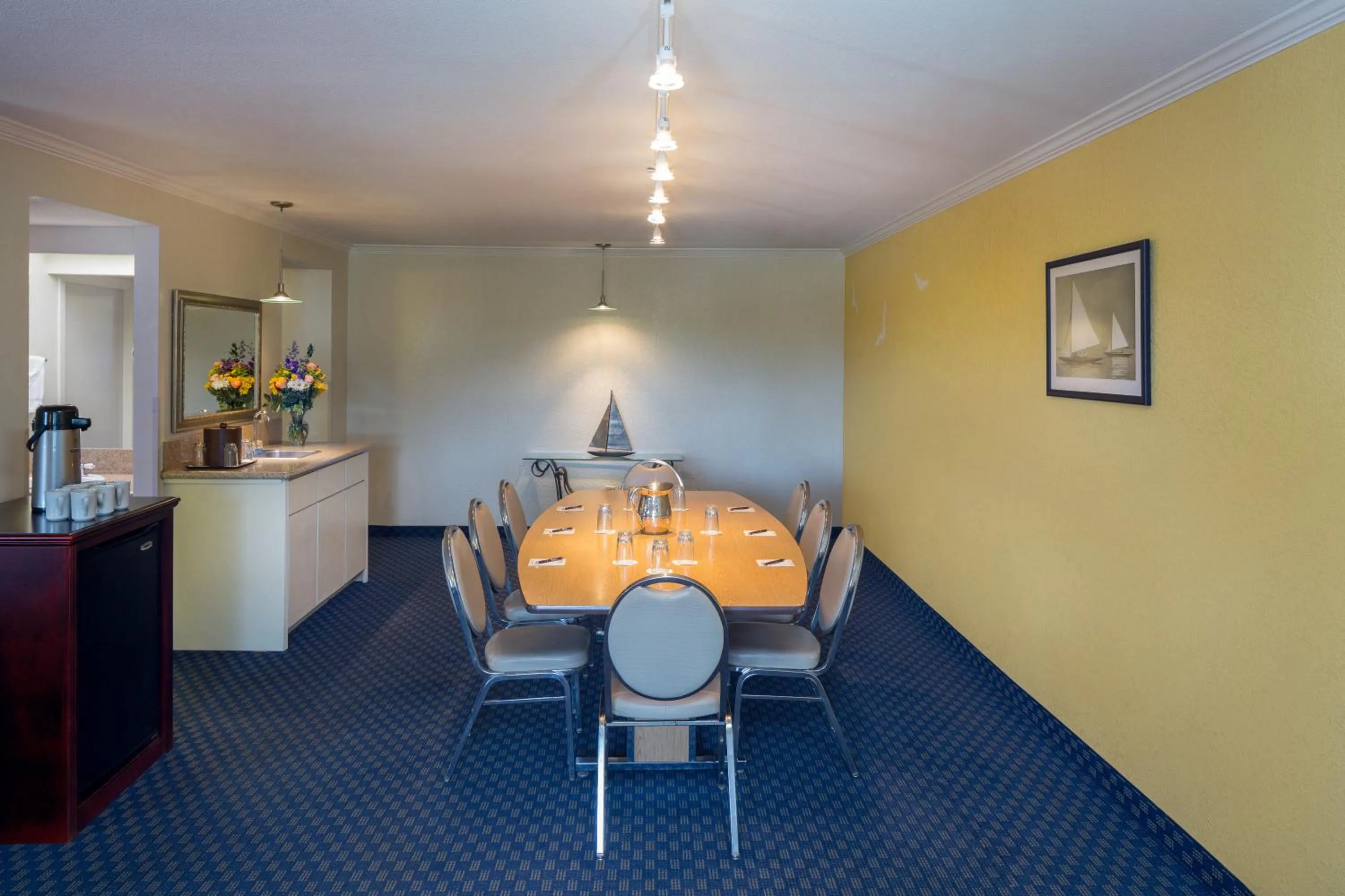 Area and facilities in The Marina Inn on San Francisco Bay