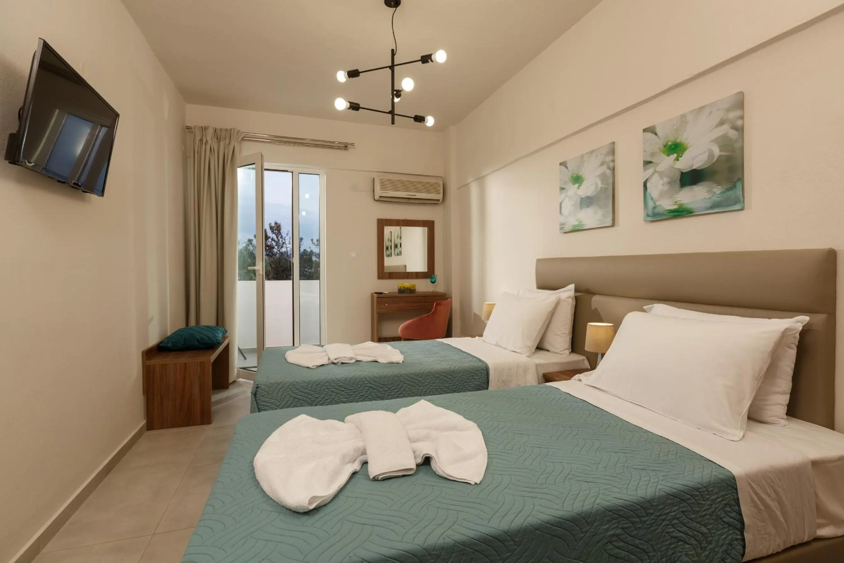 Photo of the whole room, Bed in Asterion Luxury Studios Airport