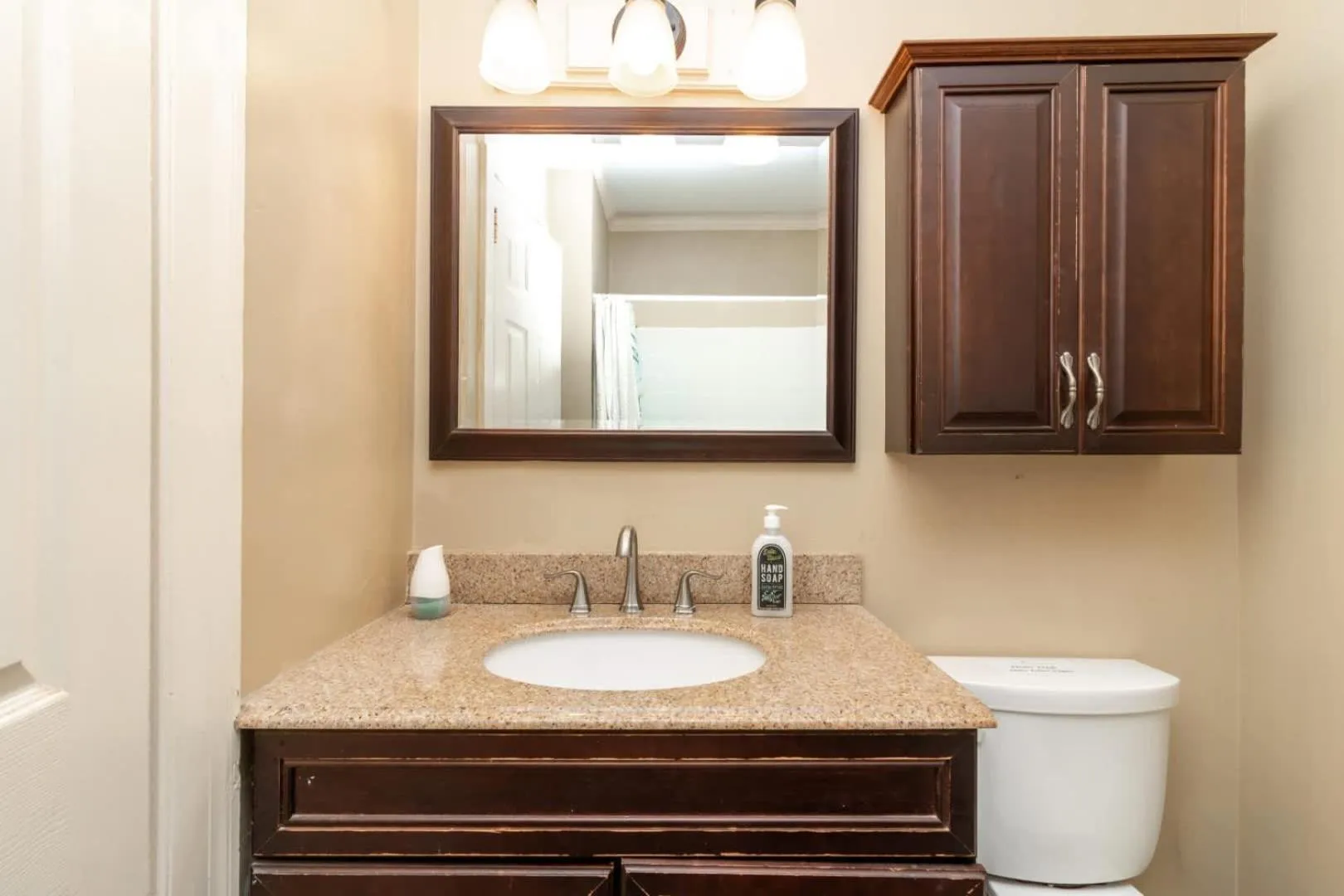 Near Fort Moore & Downtown - Our White House