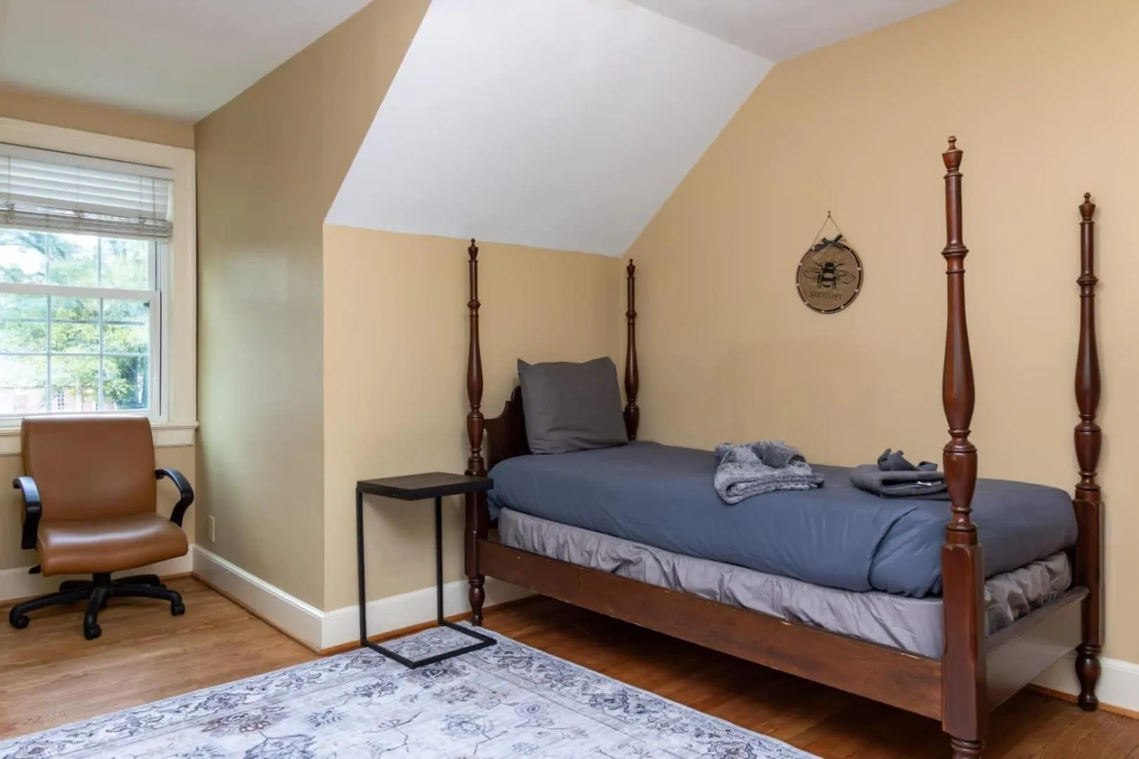 Bed in Near Fort Moore & Downtown - Our White House