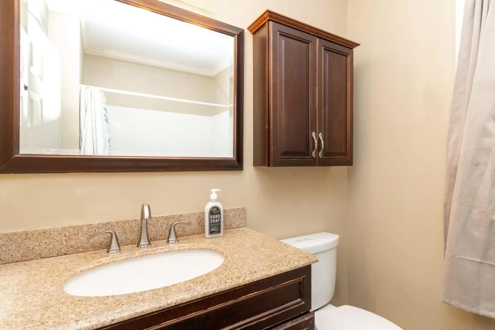 Near Fort Moore & Downtown - Our White House