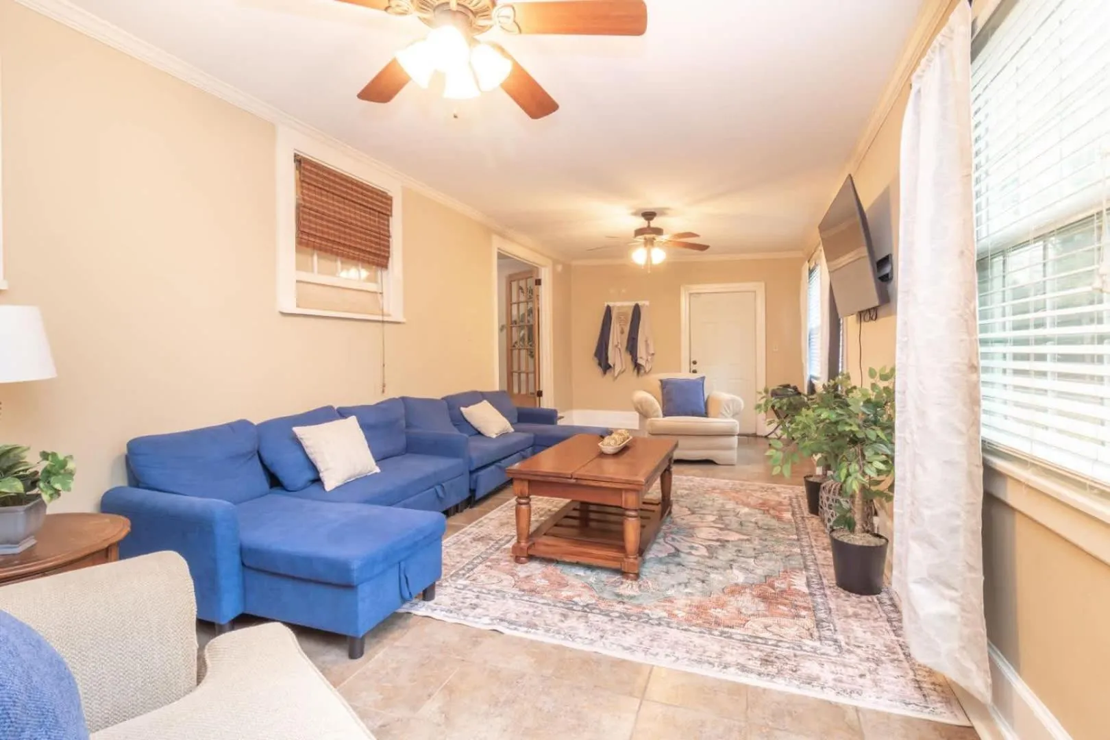 Near Fort Moore & Downtown - Our White House