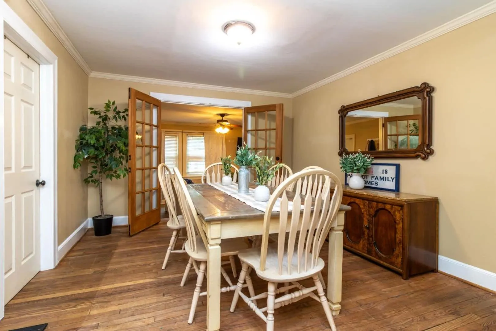 Near Fort Moore & Downtown - Our White House