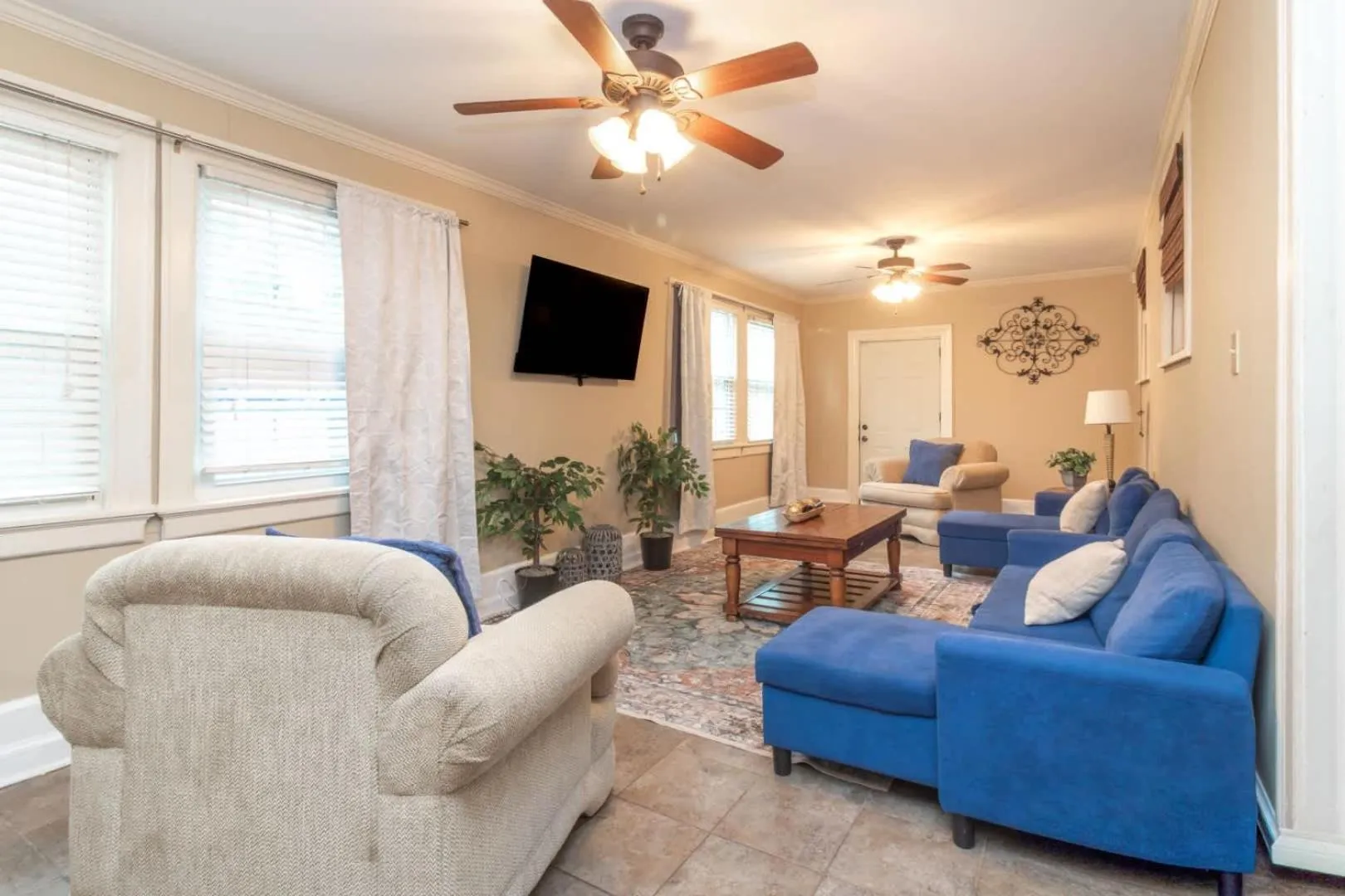 Near Fort Moore & Downtown - Our White House