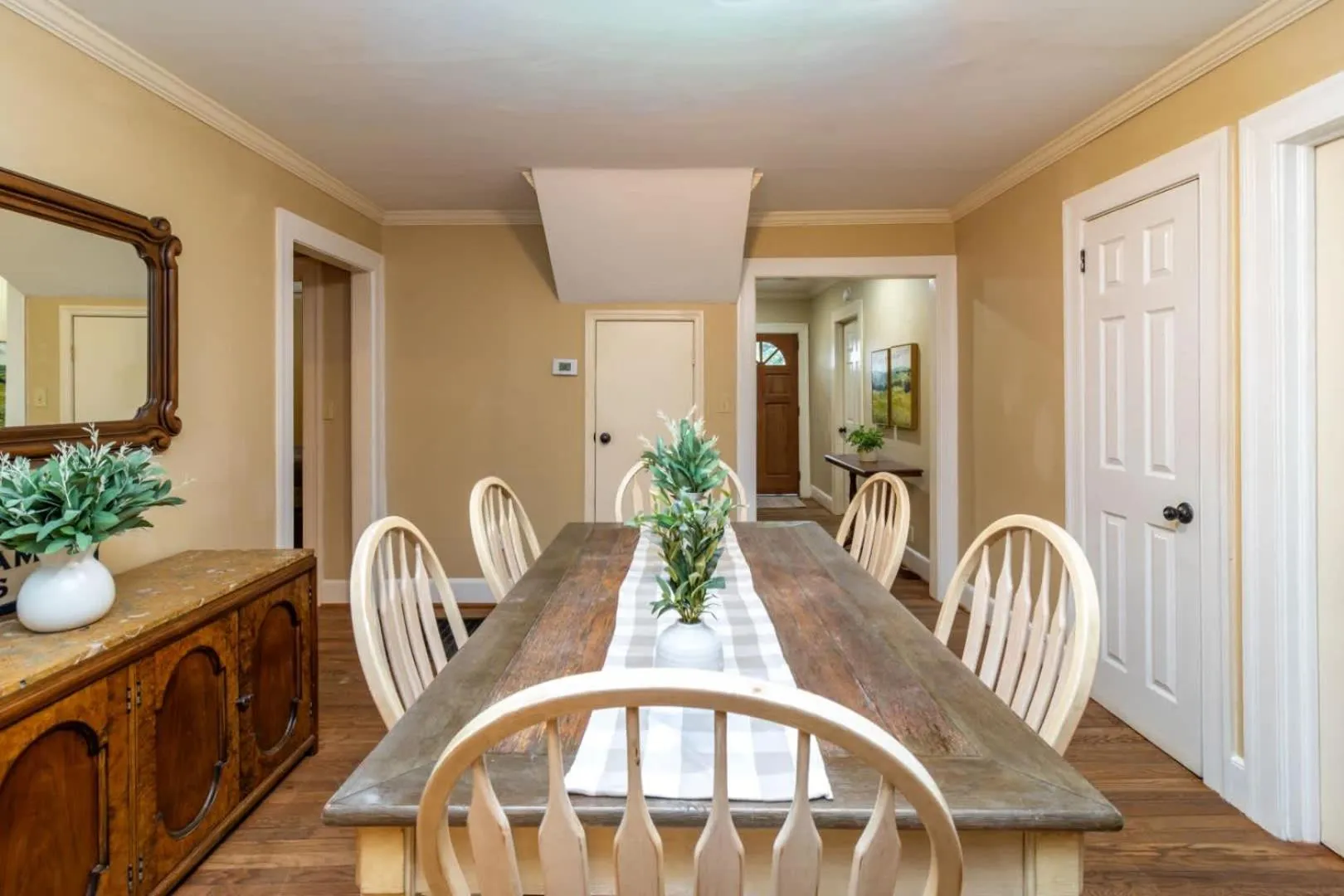 Near Fort Moore & Downtown - Our White House