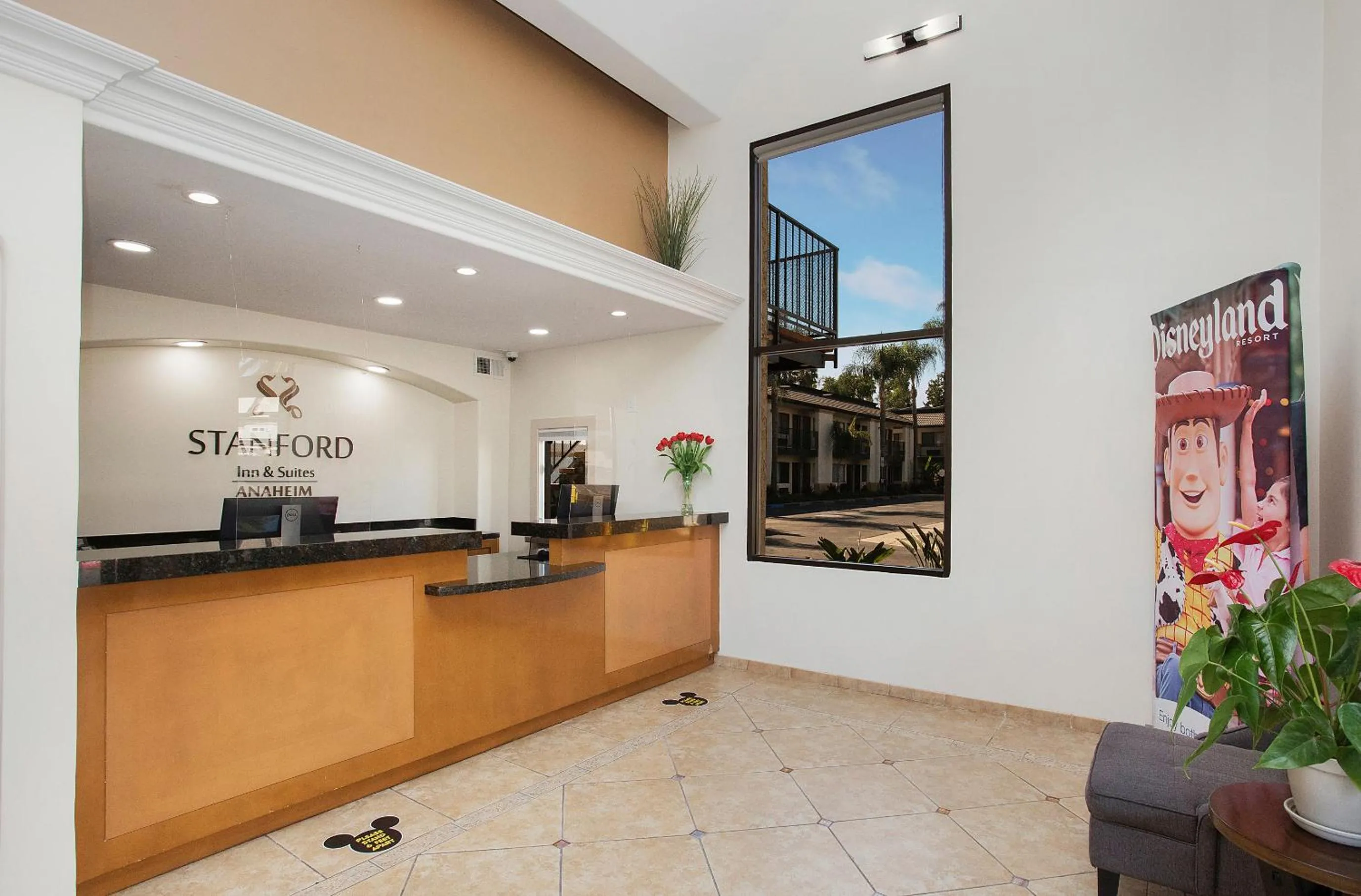 Lobby or reception in Stanford Inn & Suites Anaheim