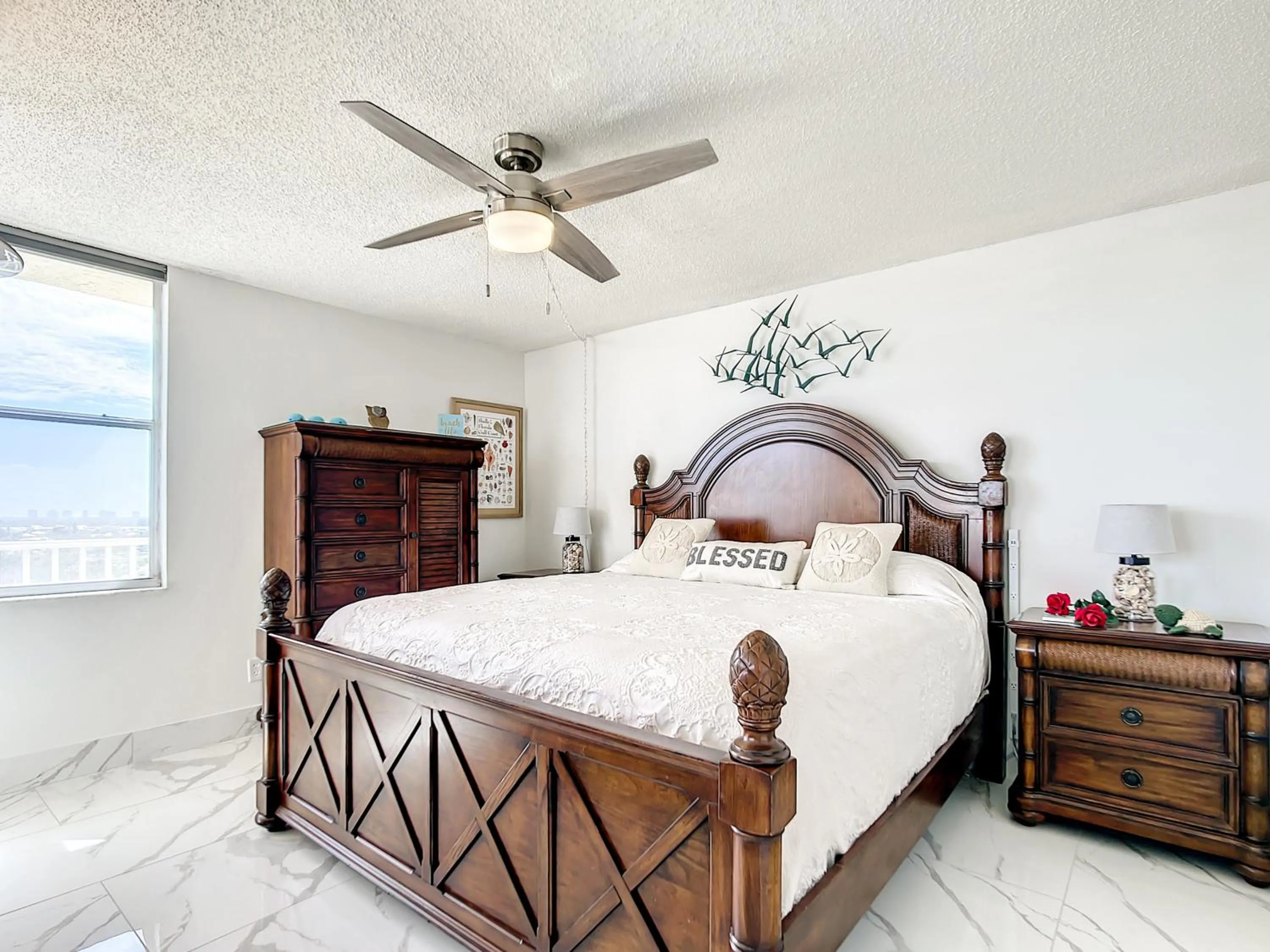 Bedroom, Bed in Welcome To The Paradise