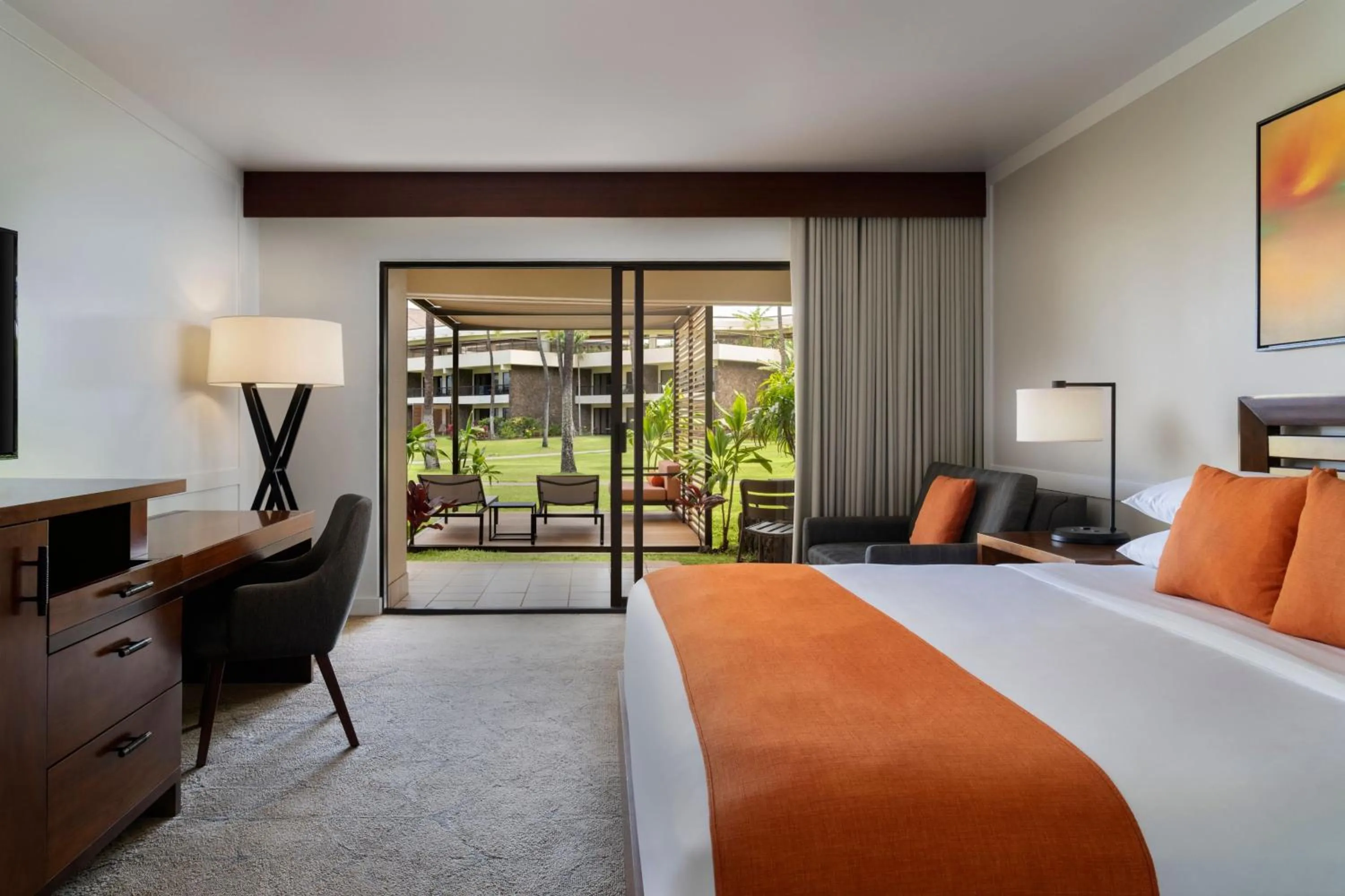 Bedroom, Bed in Sheraton Maui Resort & Spa