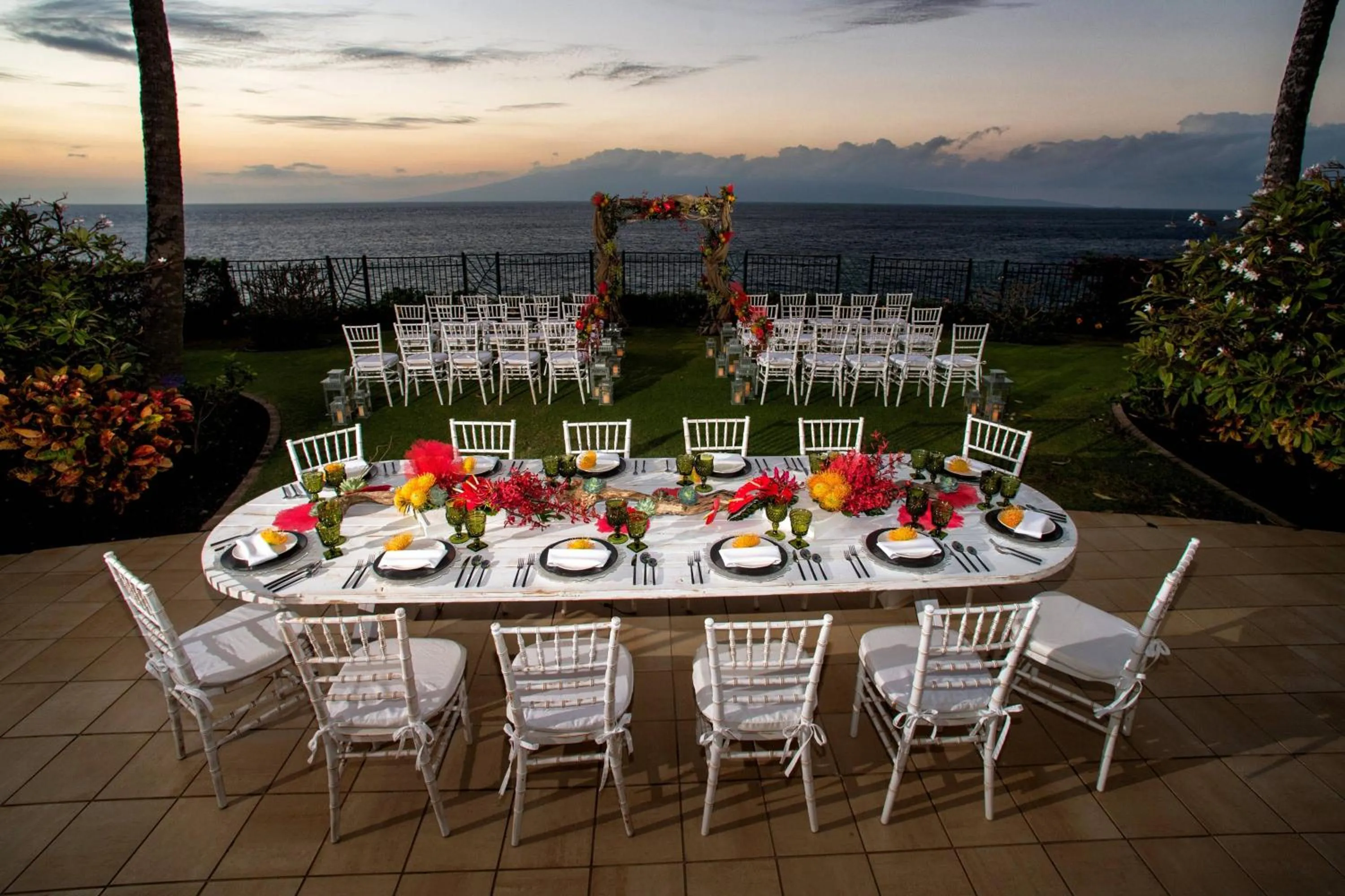 Lounge or bar in Sheraton Maui Resort & Spa