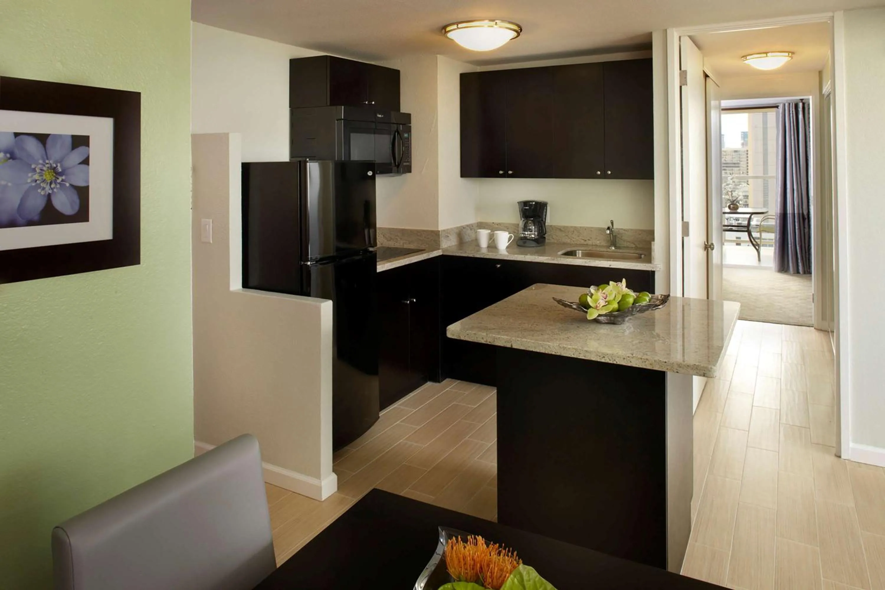Kitchen or kitchenette in Skyline Island Colony Hotel