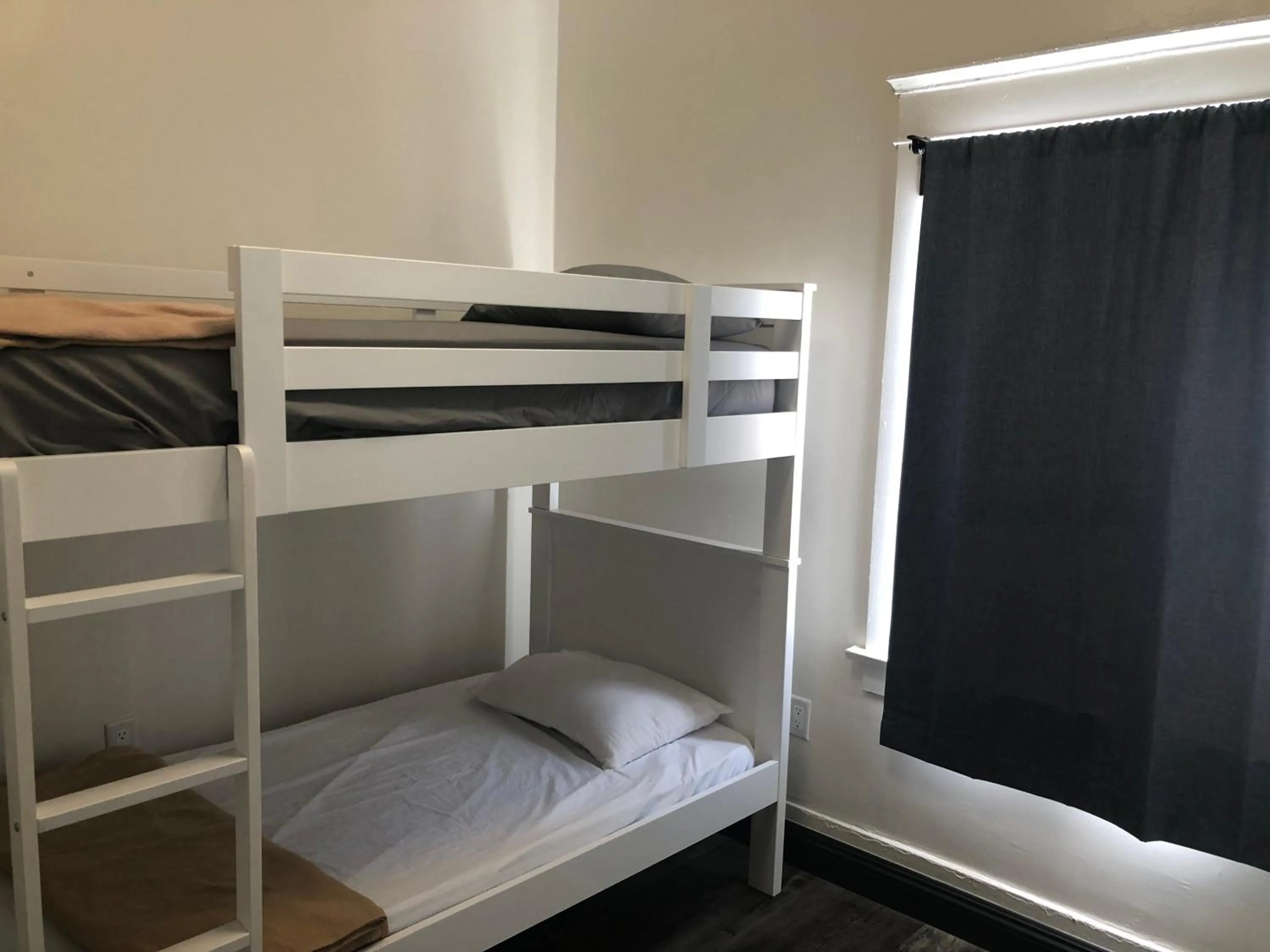 Bed in The Wilshire Metro