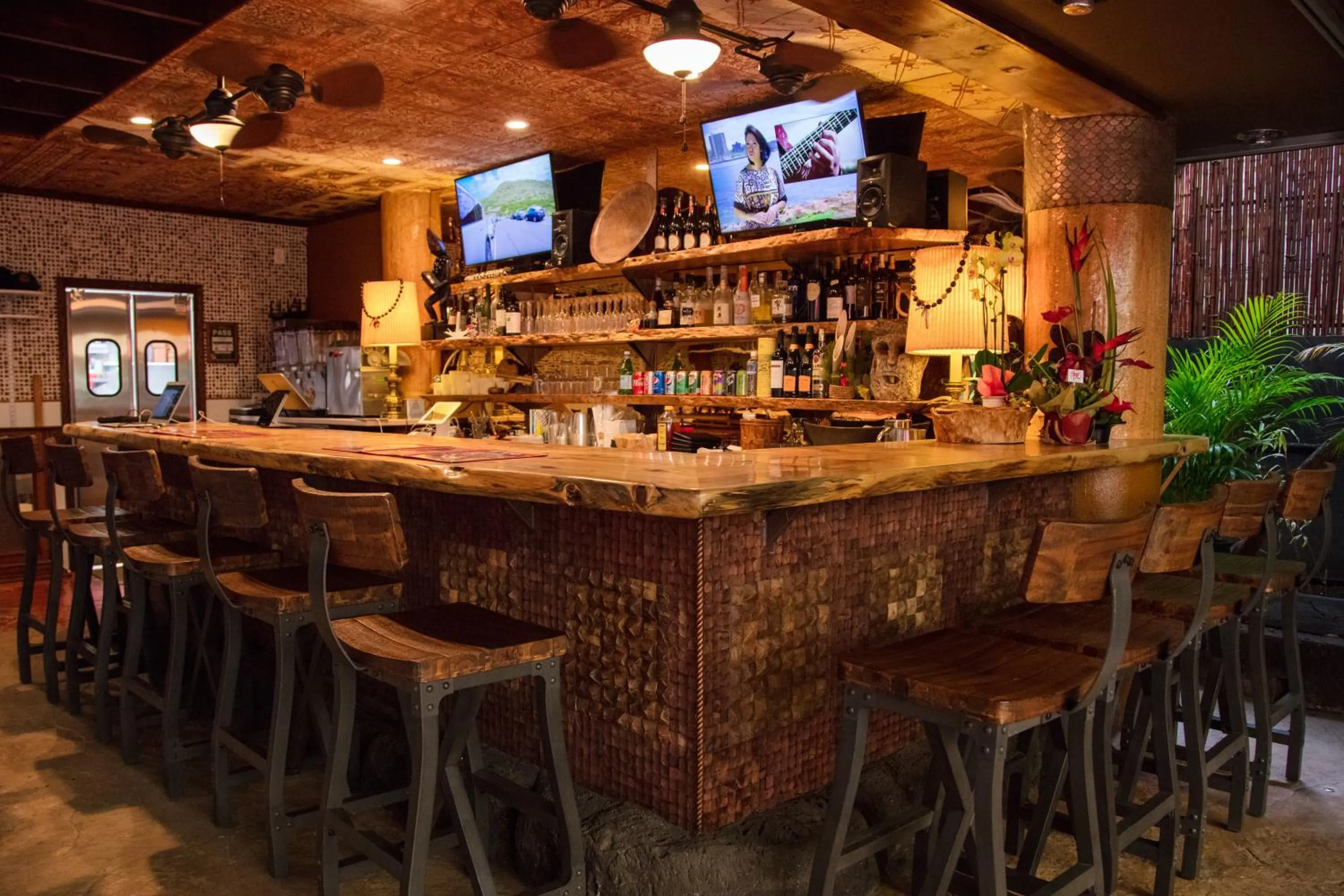 Restaurant/places to eat in Castle Bamboo Waikīkī Hotel