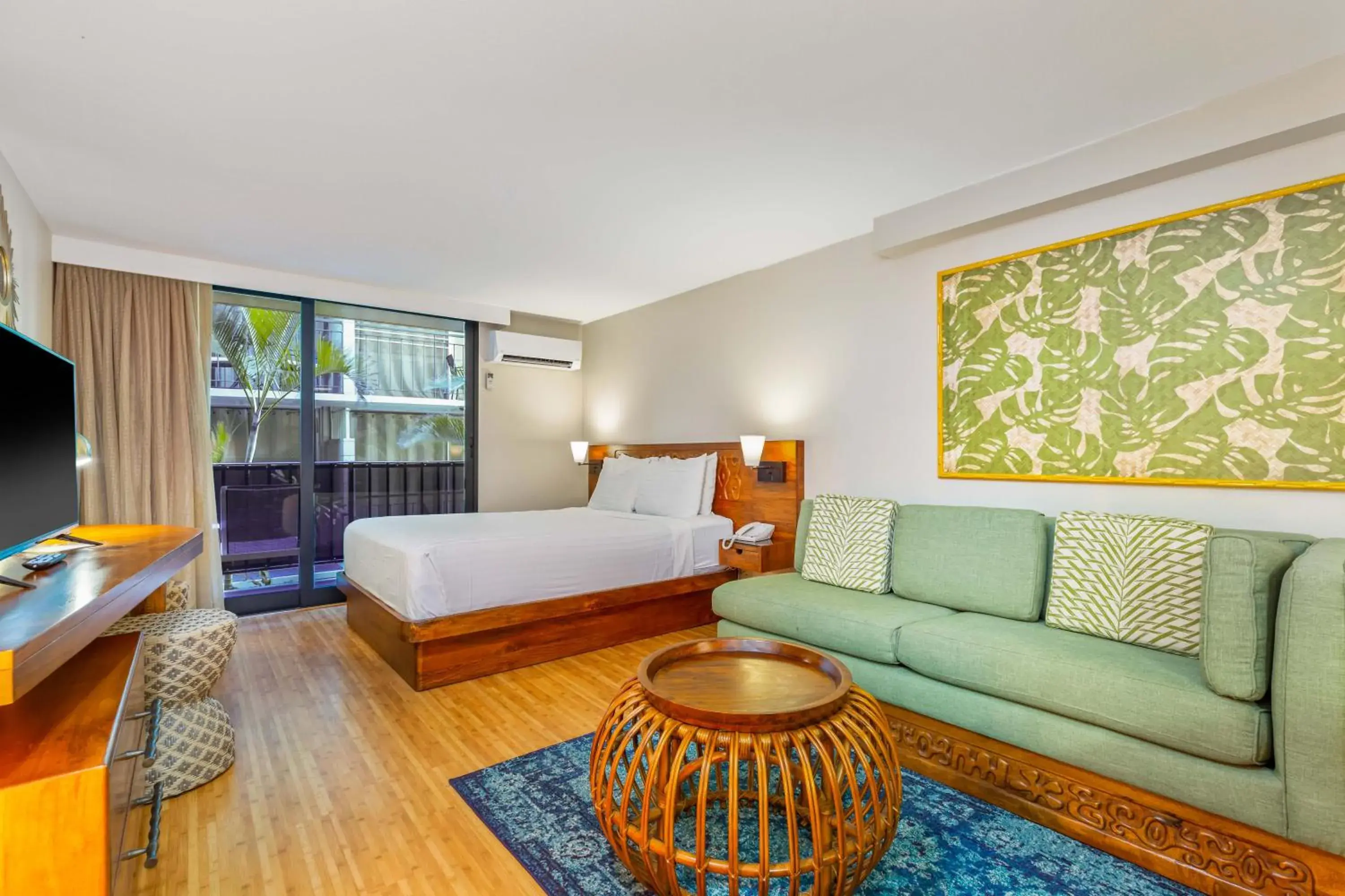 Studio Kitchenette in Castle Bamboo Waikīkī Hotel Studio Kitchenette in Castle Bamboo Waikīkī Hotel