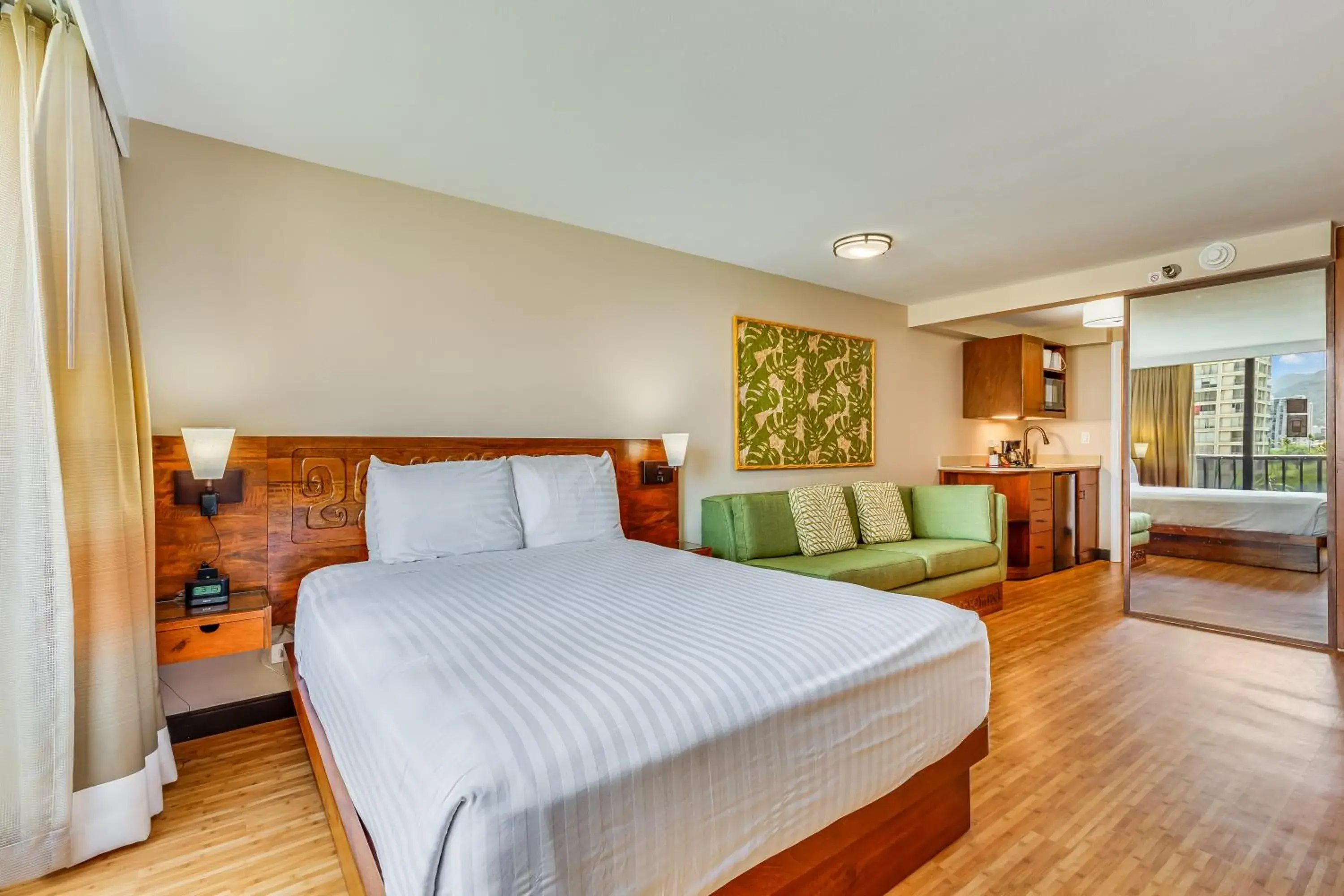 Studio Kitchenette City View in Castle Bamboo Waikīkī Hotel Studio Kitchenette City View in Castle Bamboo Waikīkī Hotel