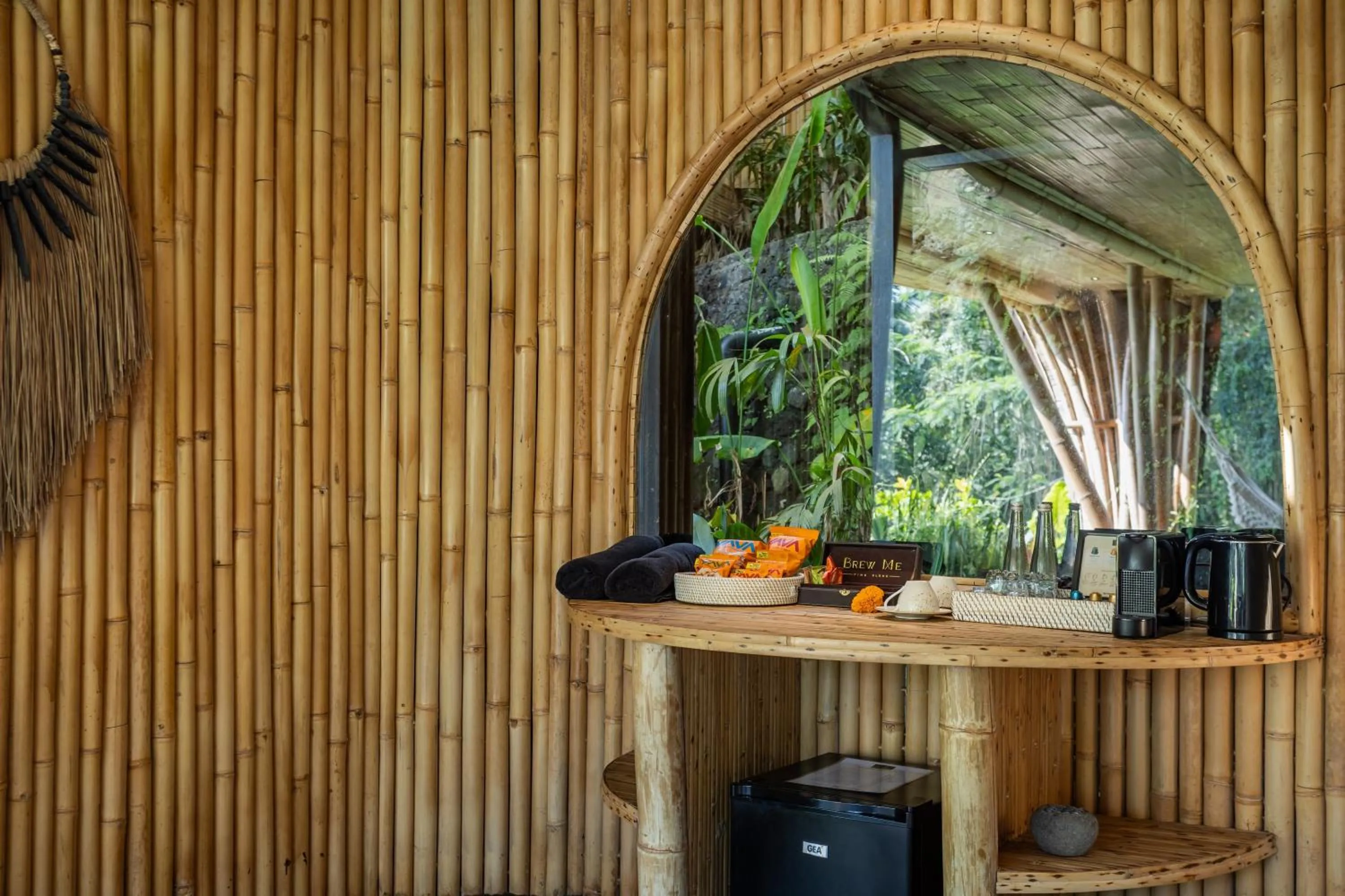 Coffee/tea facilities in Eco Six Bali