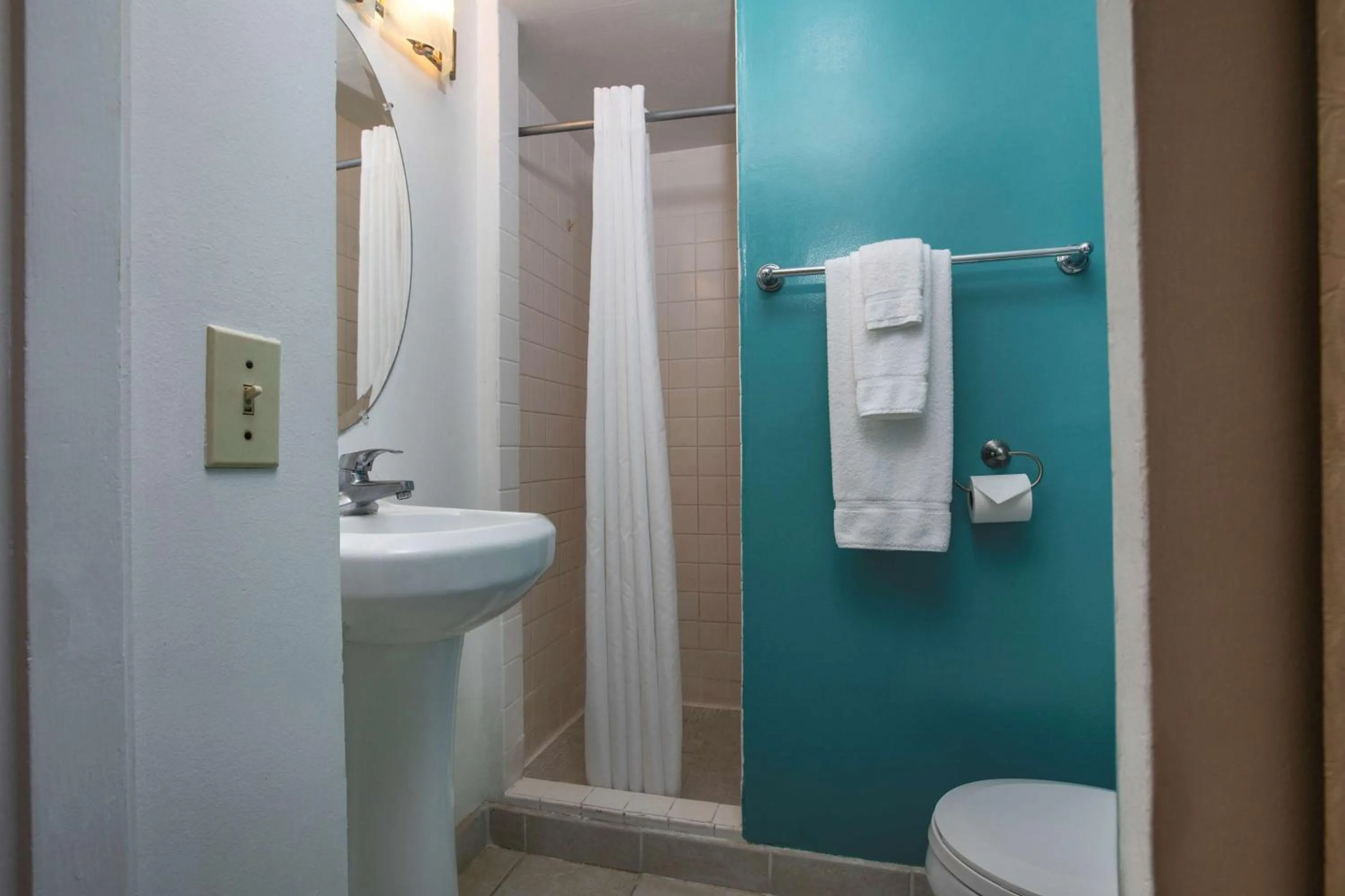 Shower in Aqua Aloha Surf Waikiki