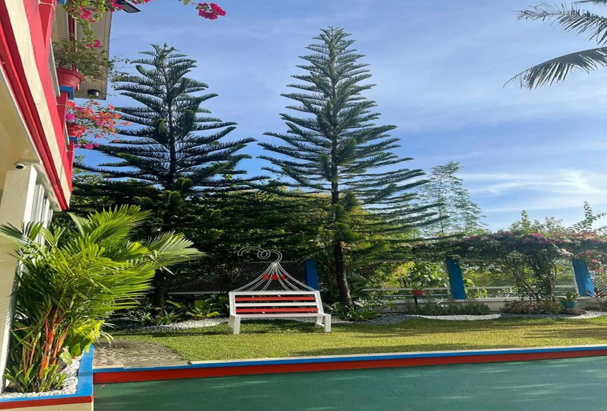 Day in RedDoorz at S & L Apartelle Daraga Albay