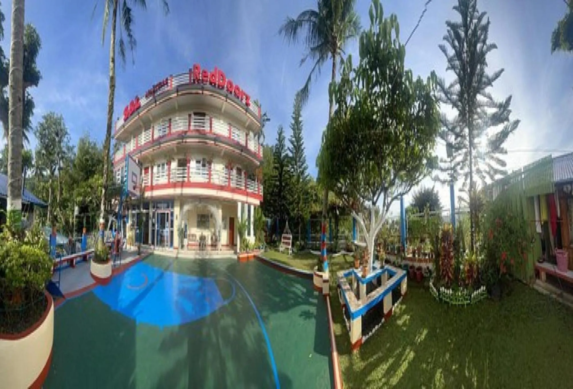 Property building in RedDoorz at S & L Apartelle Daraga Albay