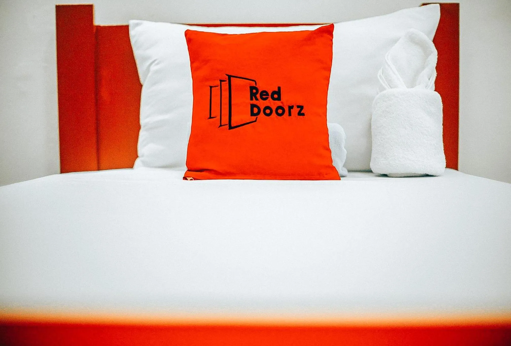 Bed in RedDoorz at S & L Apartelle Daraga Albay