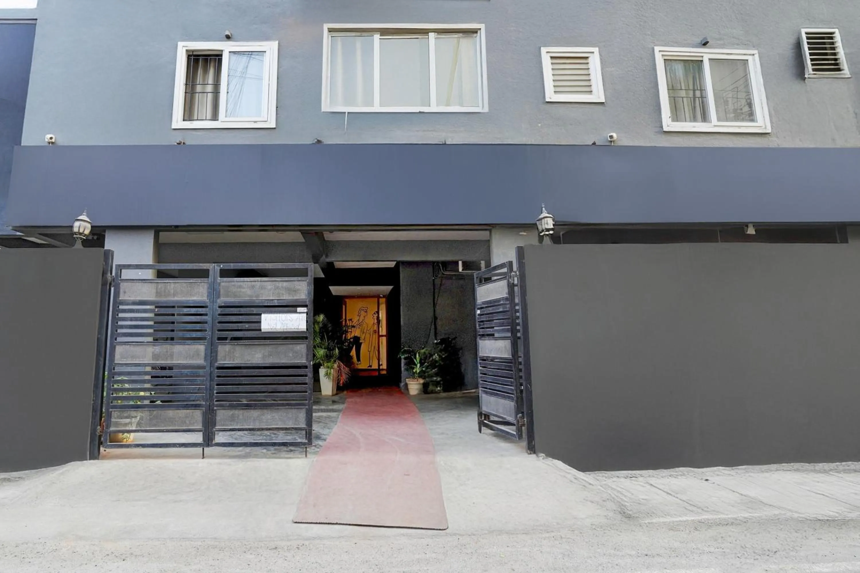 Facade/entrance in Super Townhouse HAL Indiranagar Extension