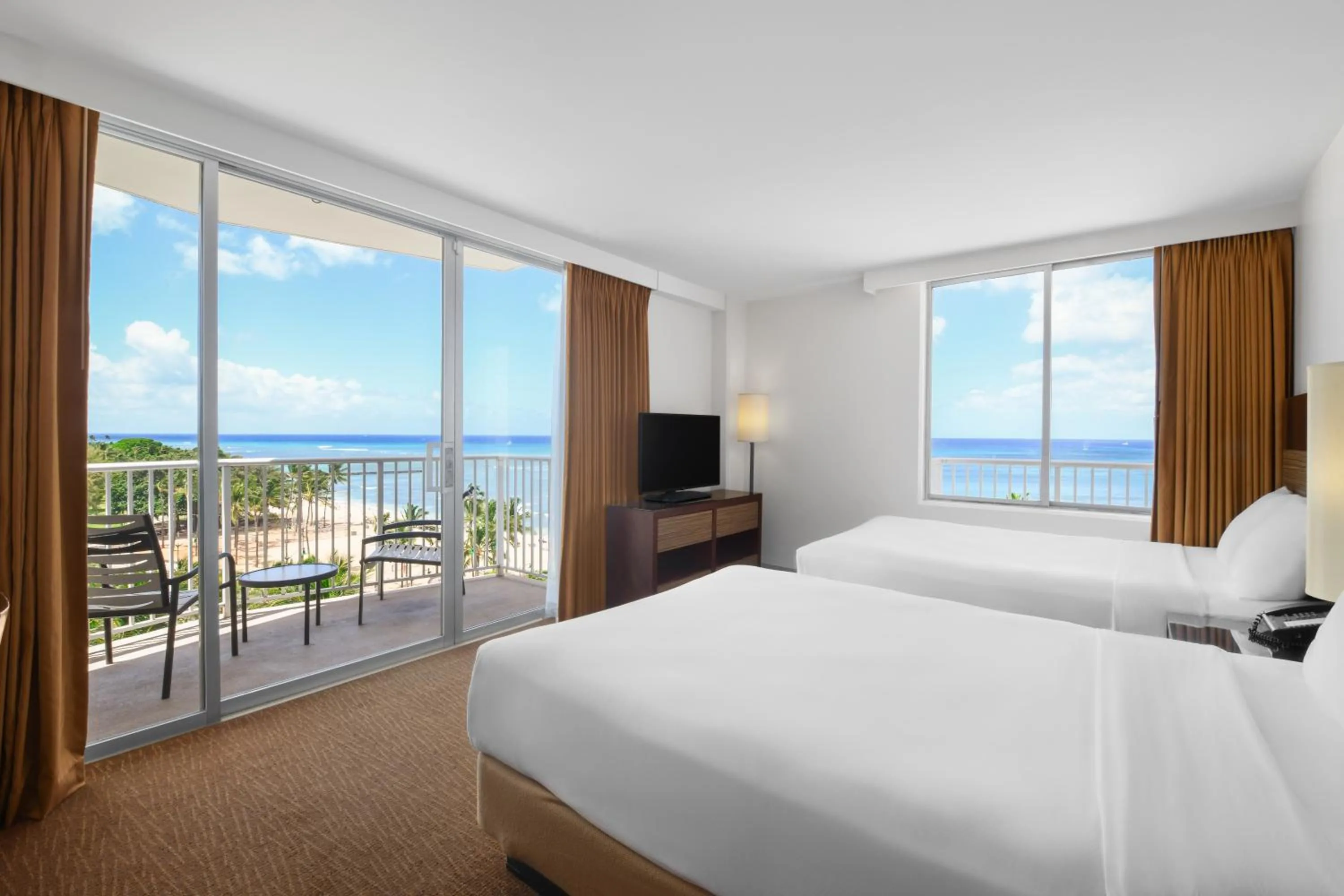 View (from property/room), Bed in Park Shore Waikiki