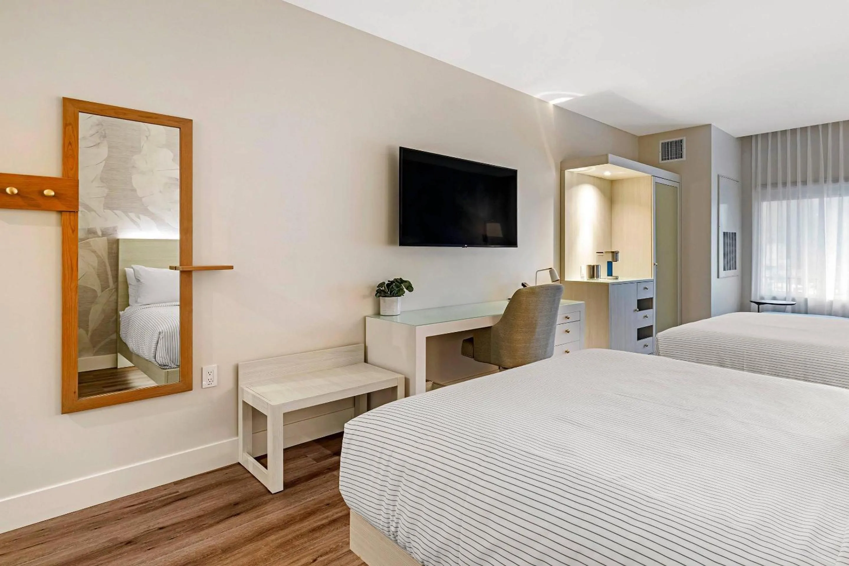 Bedroom, Bed in Cambria Hotel Calabasas - Malibu