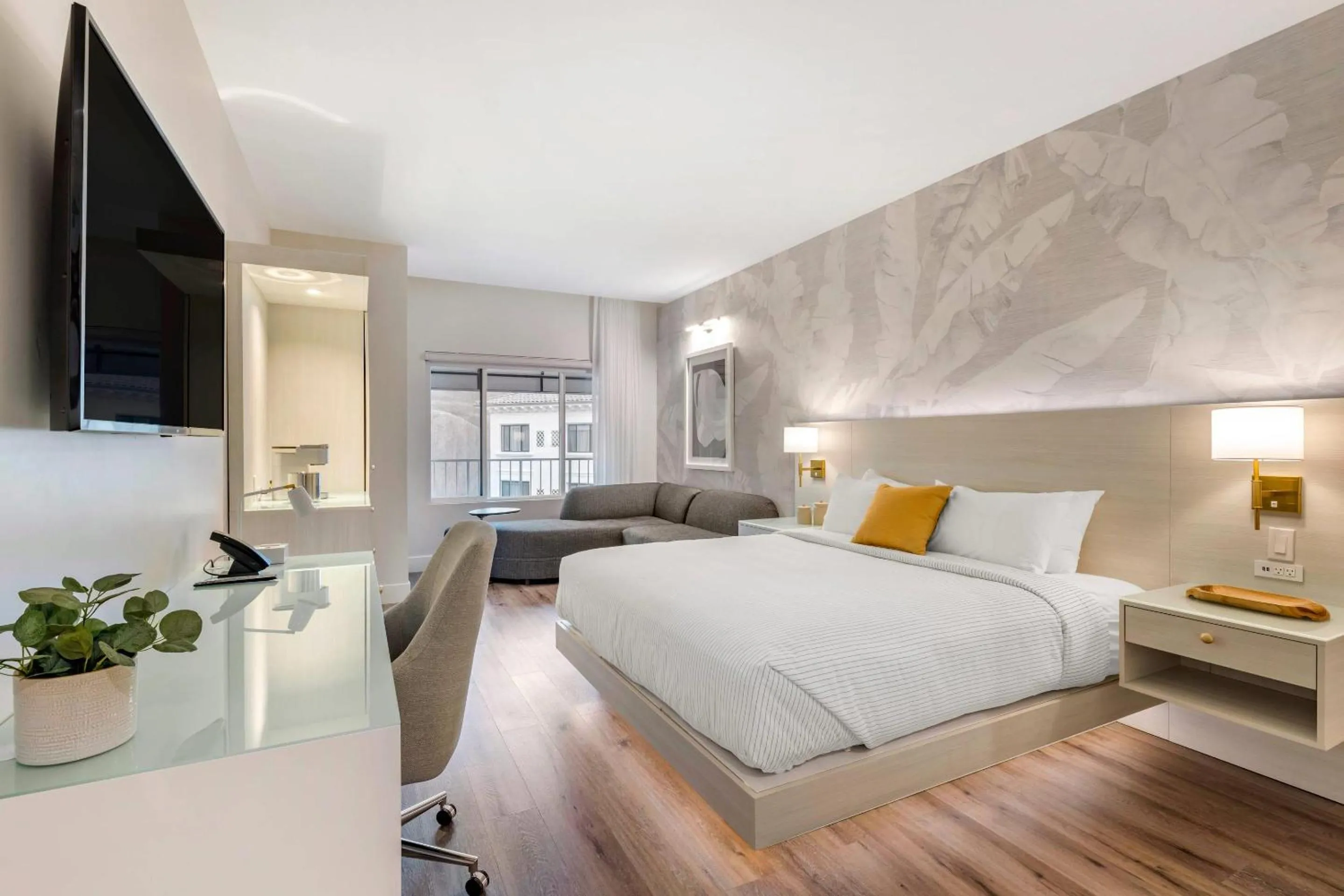 Bedroom, Bed in Cambria Hotel Calabasas - Malibu