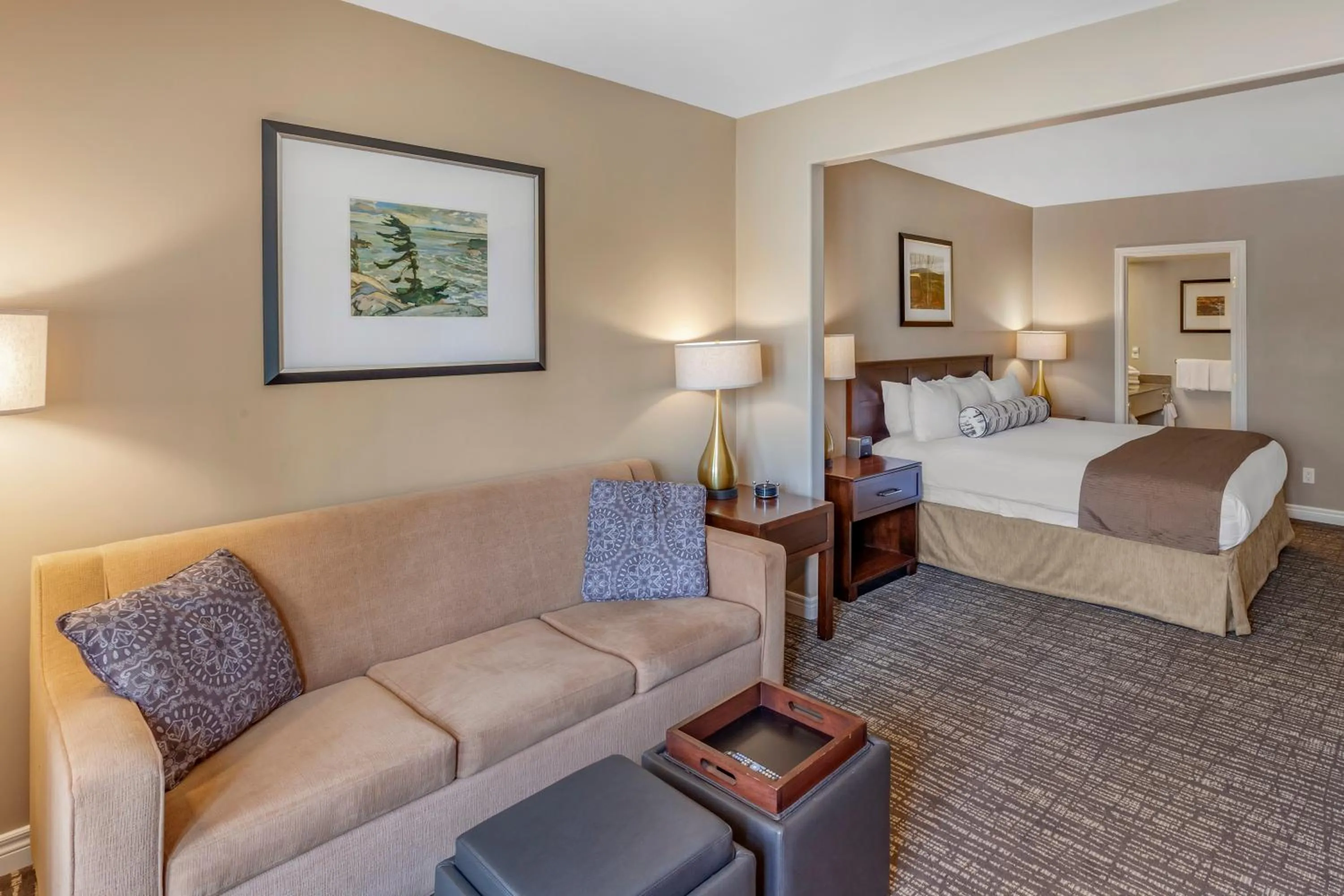 Living room, Bed in Carriage Hills Resort