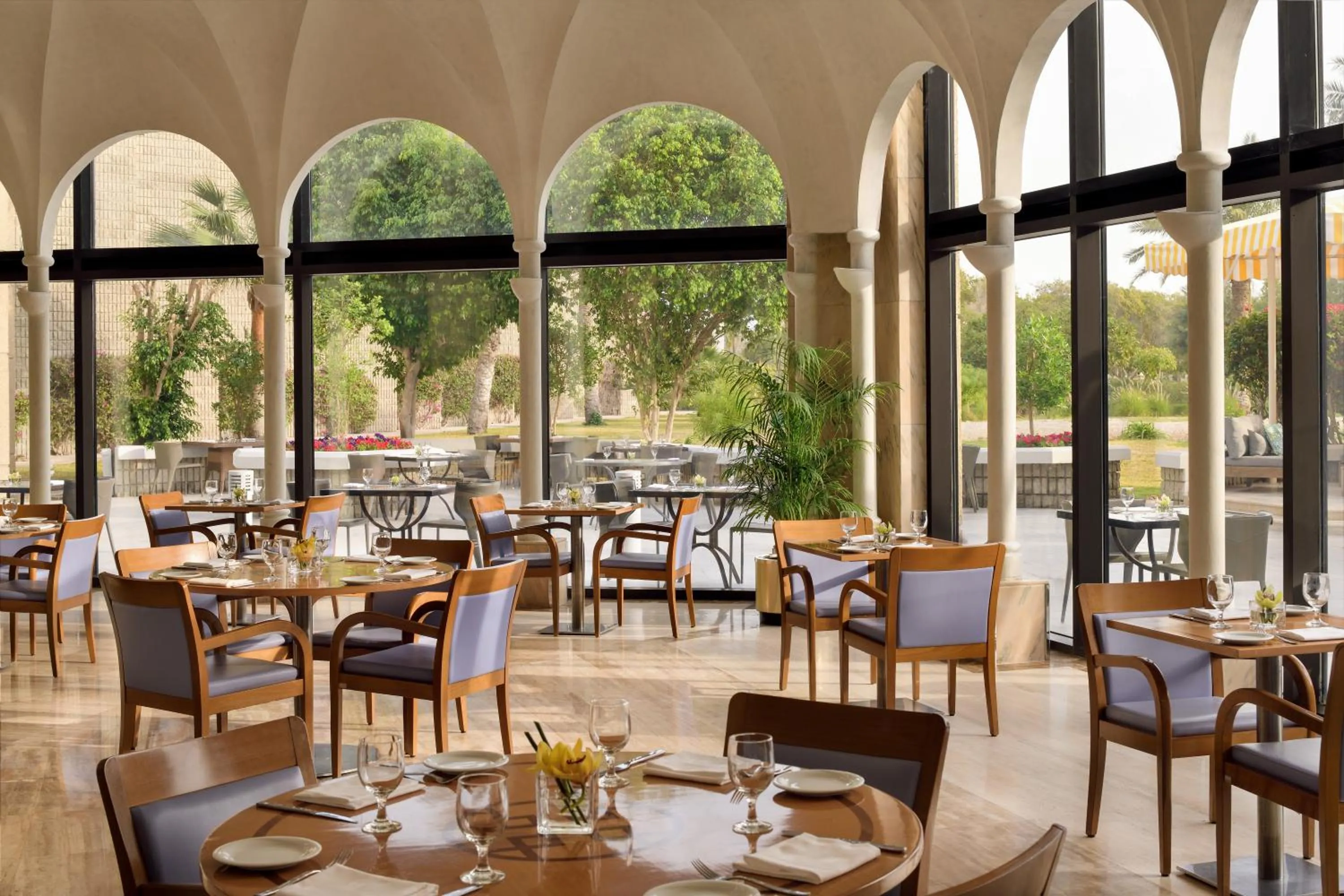 Restaurant/places to eat in InterContinental Al Jubail Resort