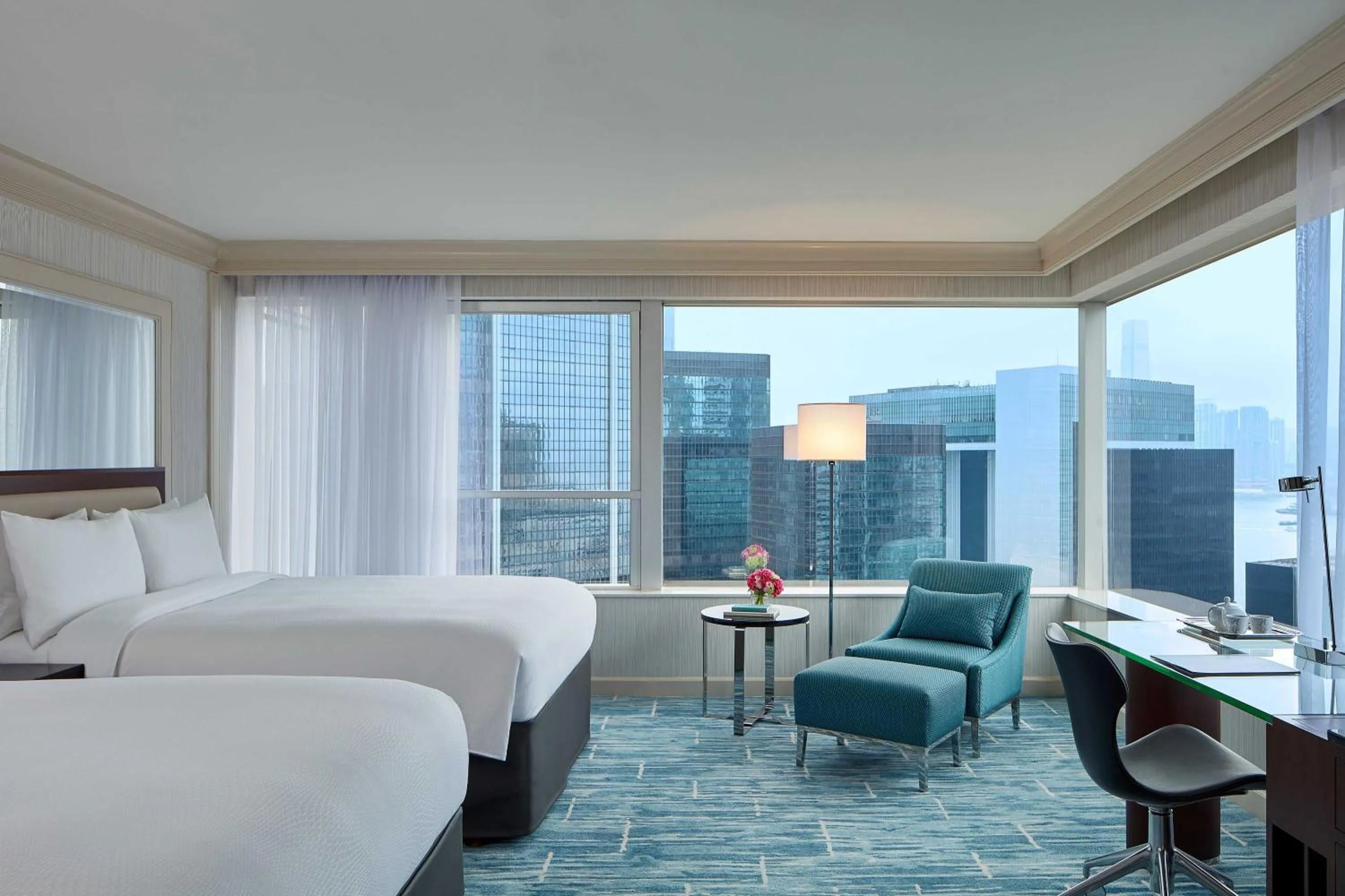 Sea view, Bed in JW Marriott Hotel Hong Kong