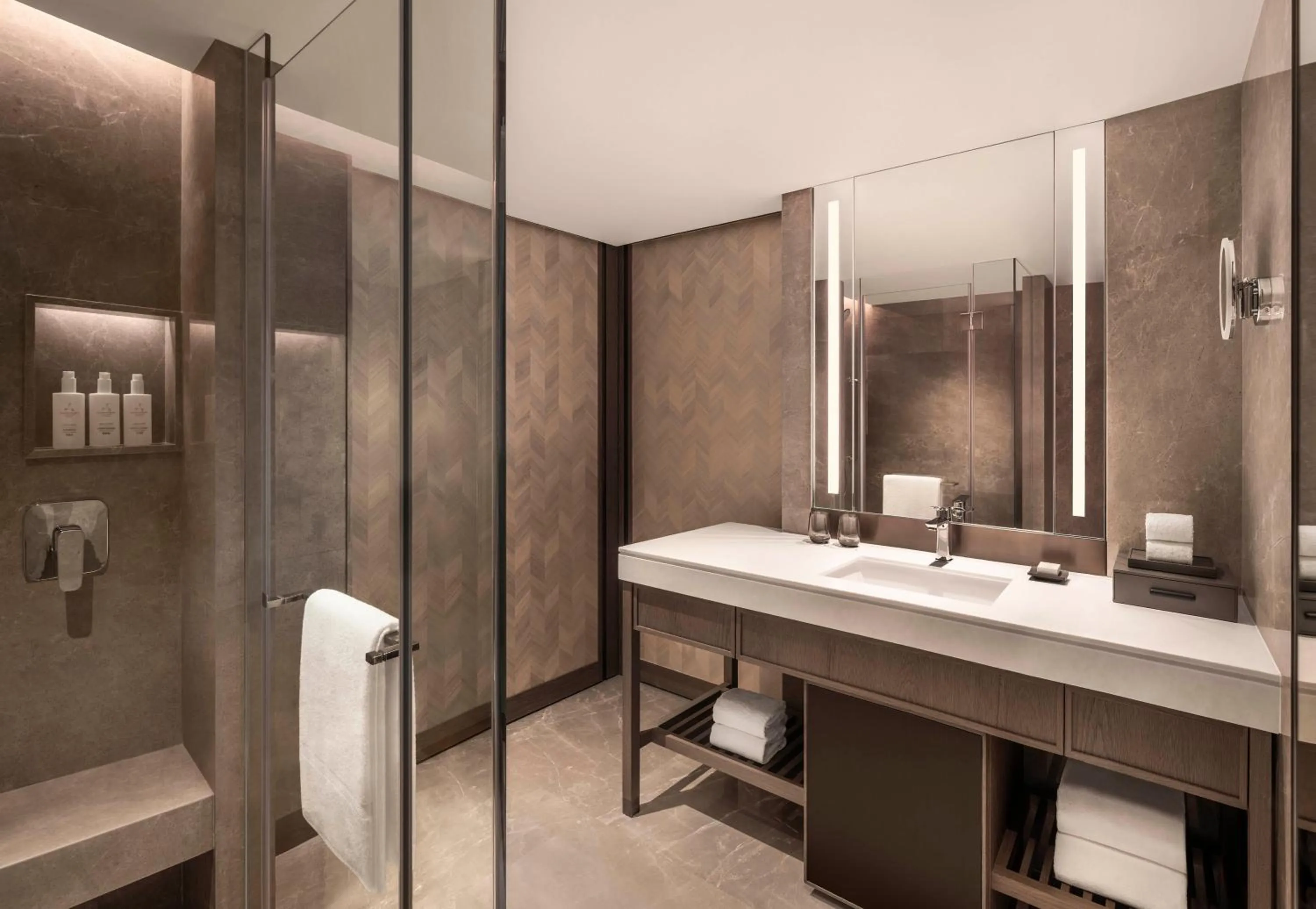 Shower in JW Marriott Hotel Hong Kong