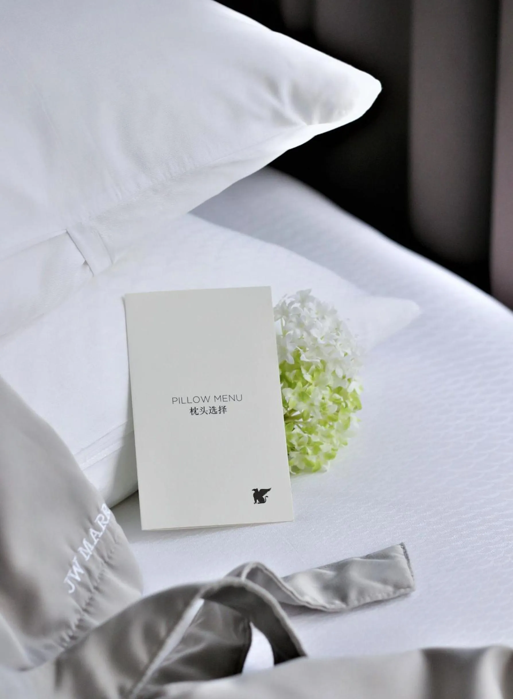 Bedroom, Bed in JW Marriott Hotel Hong Kong