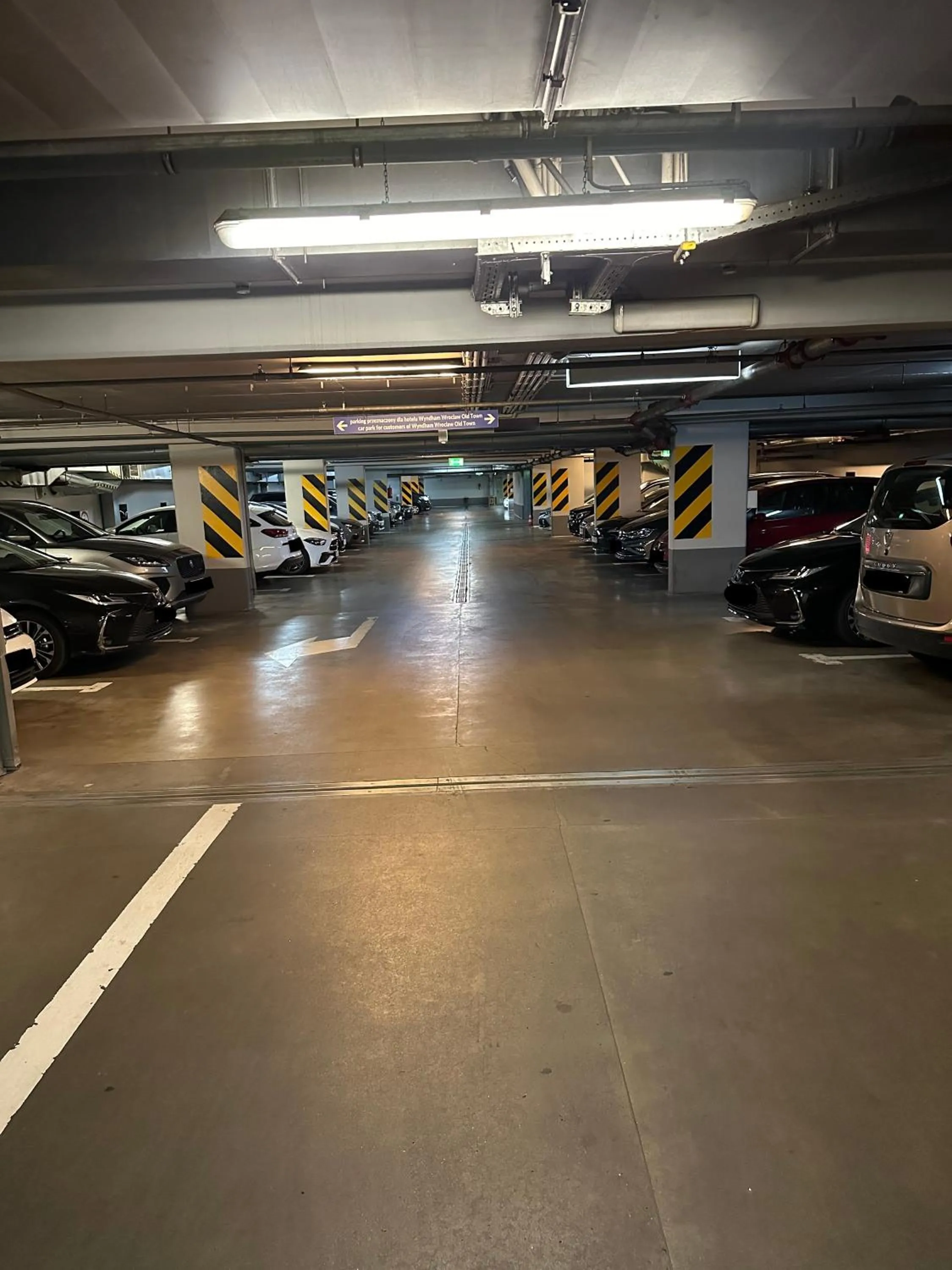 Parking in Hotel Jazz Market Square Wroclaw