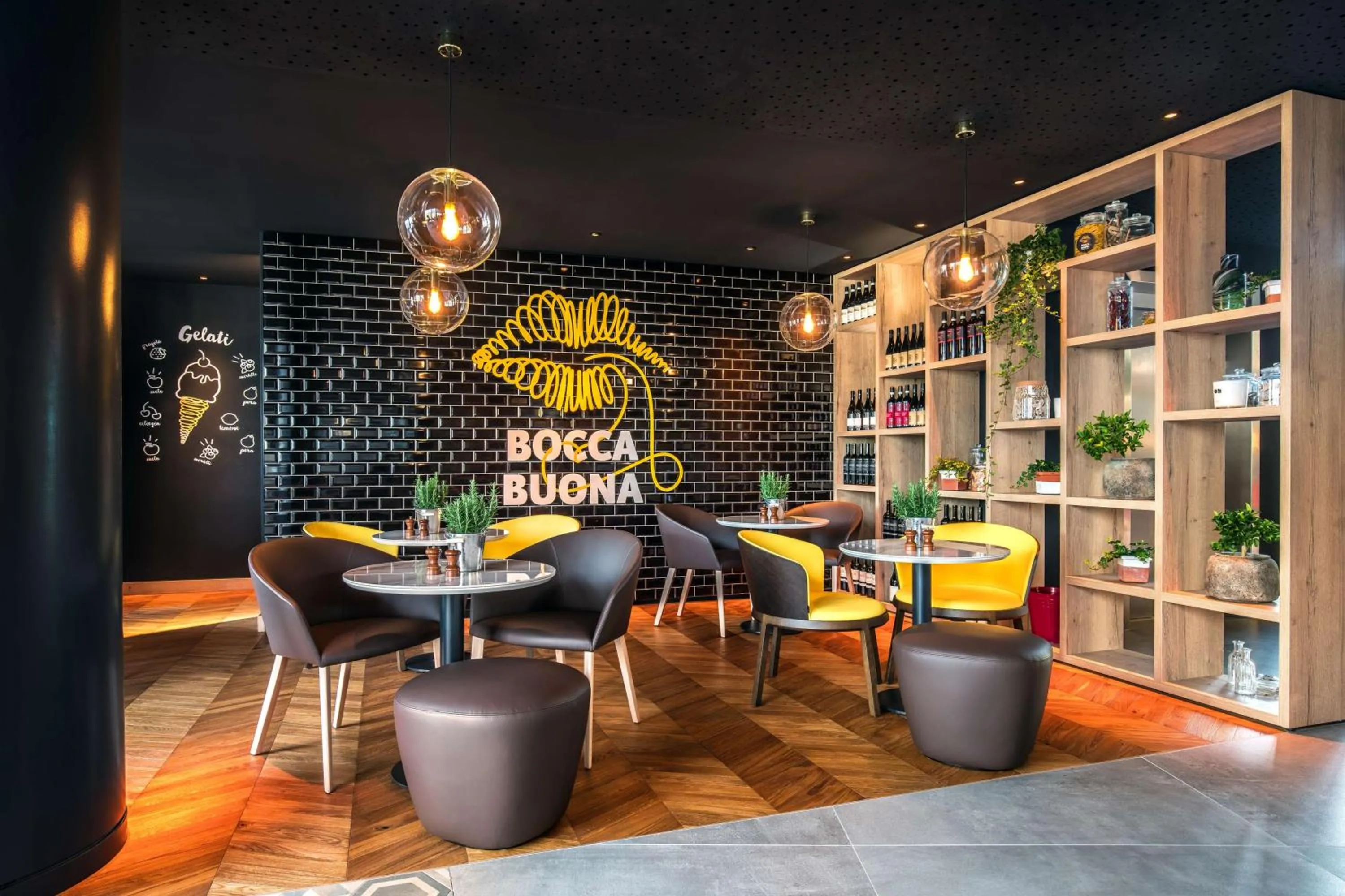 Restaurant/places to eat in Radisson Hotel Zurich Airport