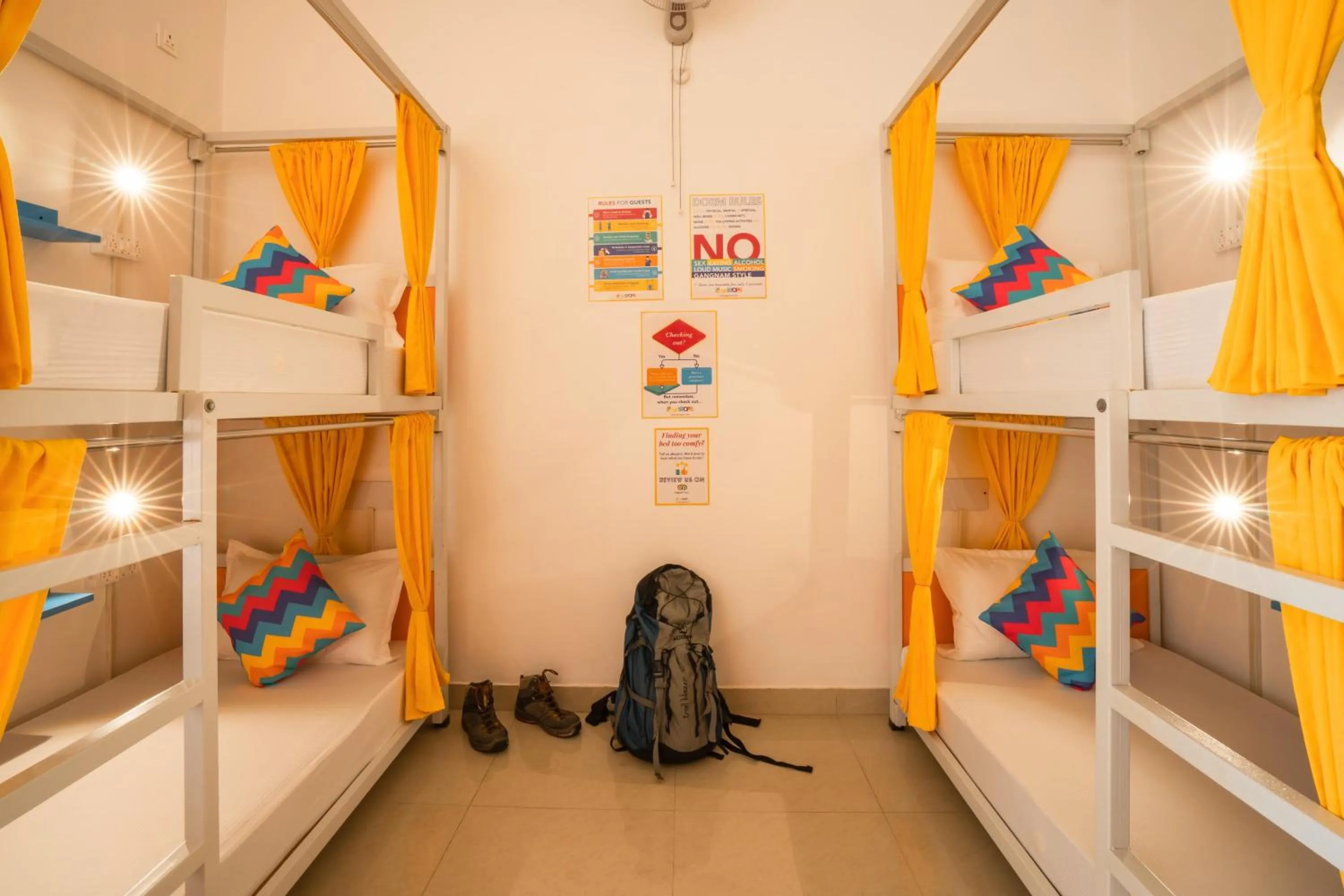 Bed in goSTOPS Rishikesh, Lakshman Jhula