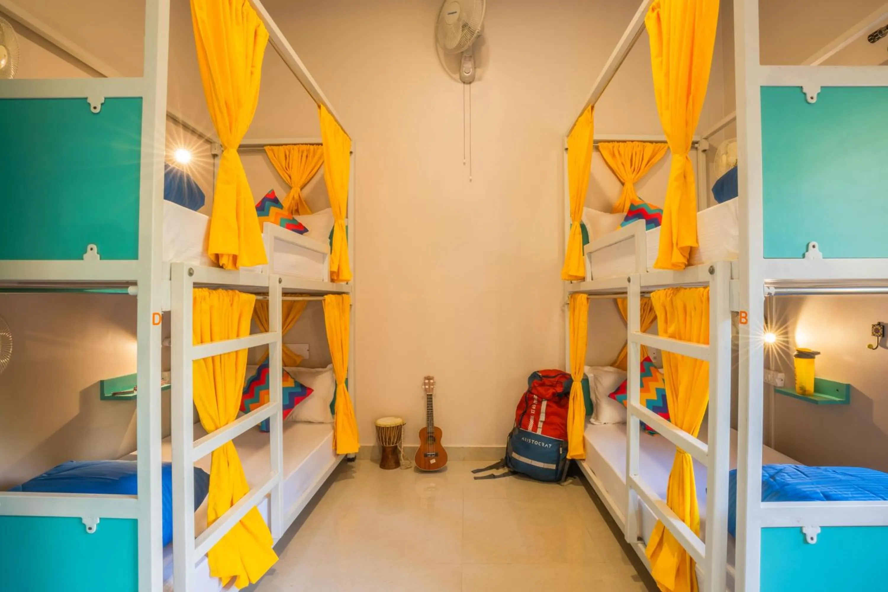 bunk bed, Bed in goSTOPS Rishikesh, Lakshman Jhula