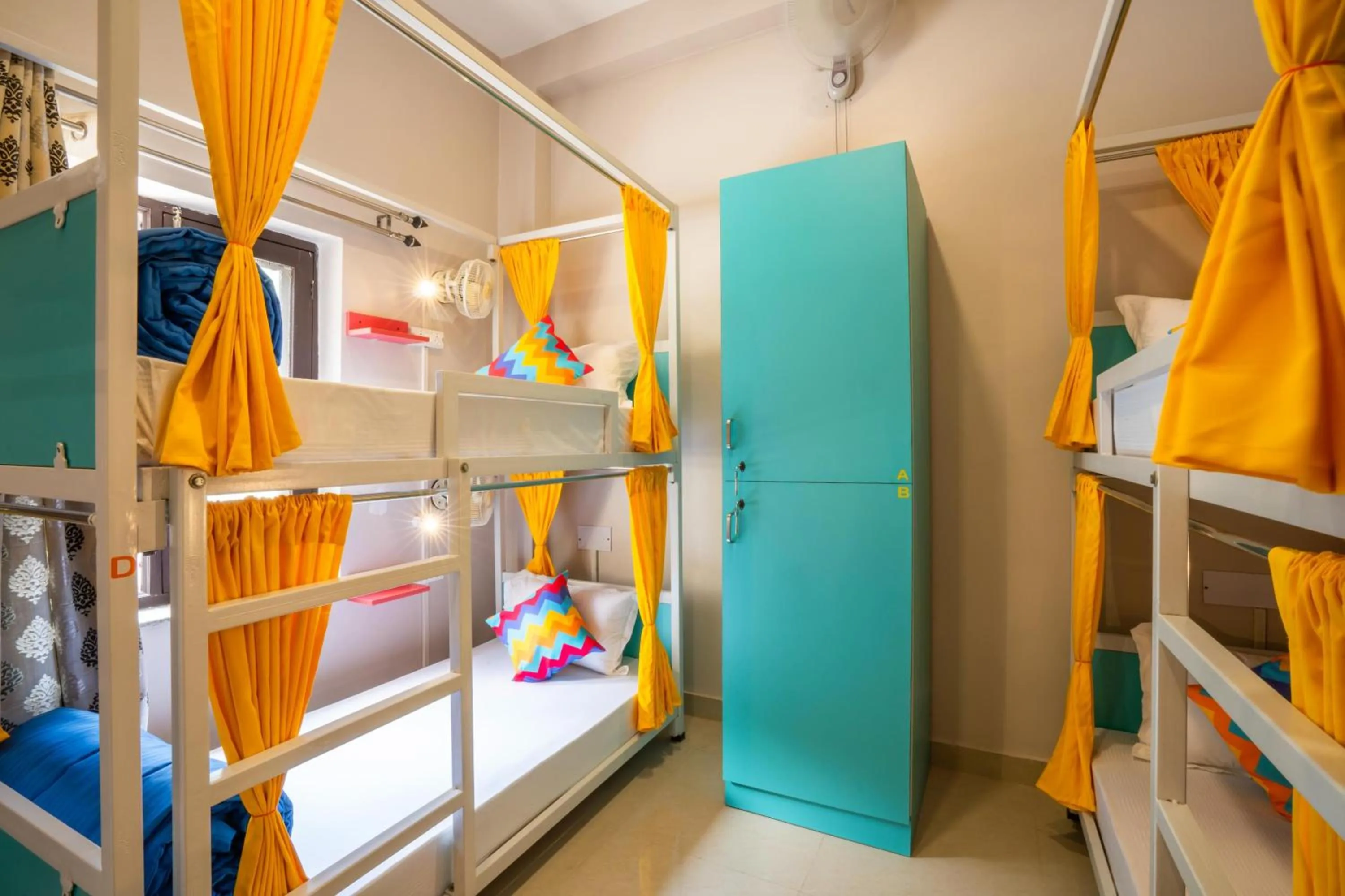 bunk bed, Bed in goSTOPS Rishikesh, Lakshman Jhula