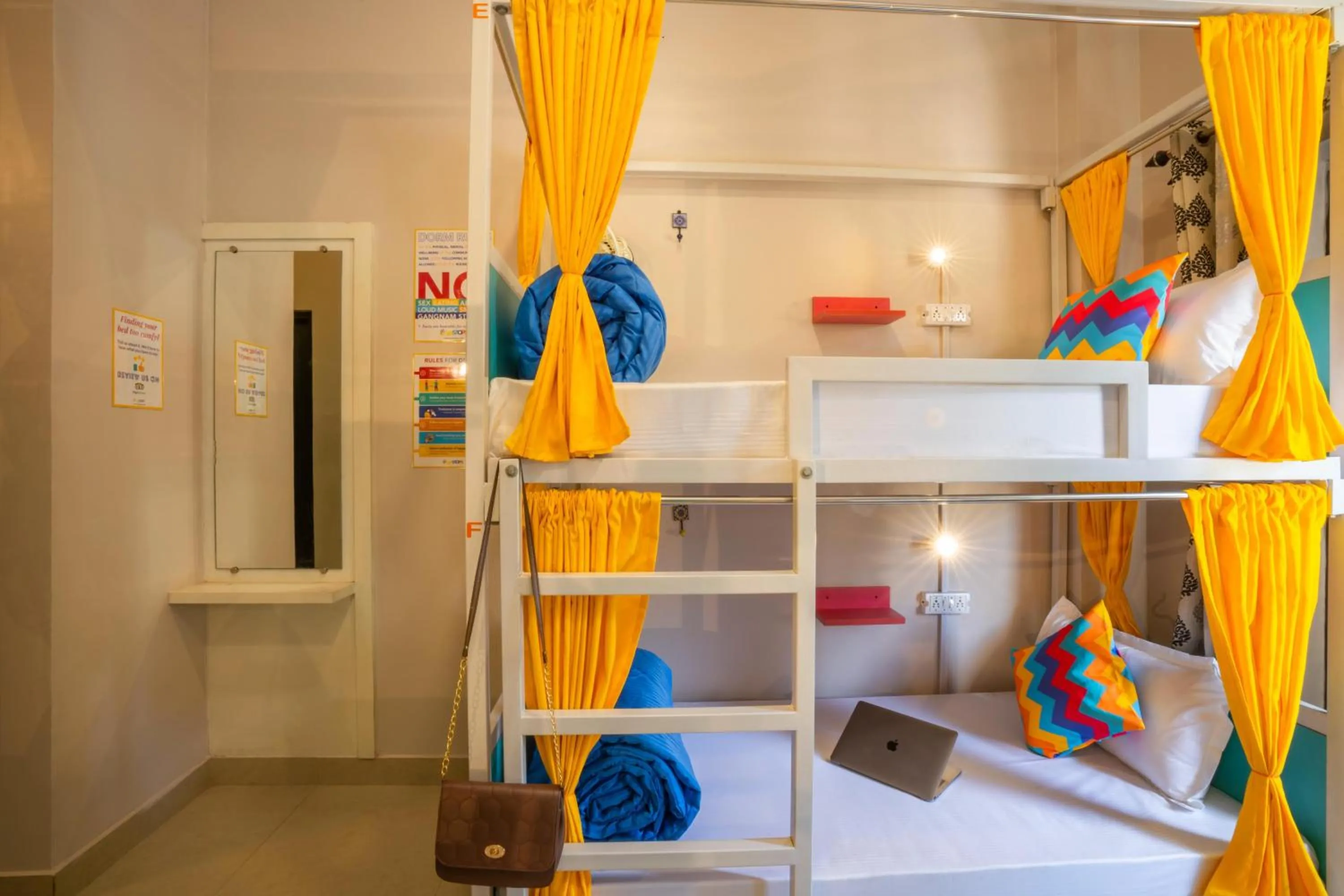 bunk bed, Bed in goSTOPS Rishikesh, Lakshman Jhula