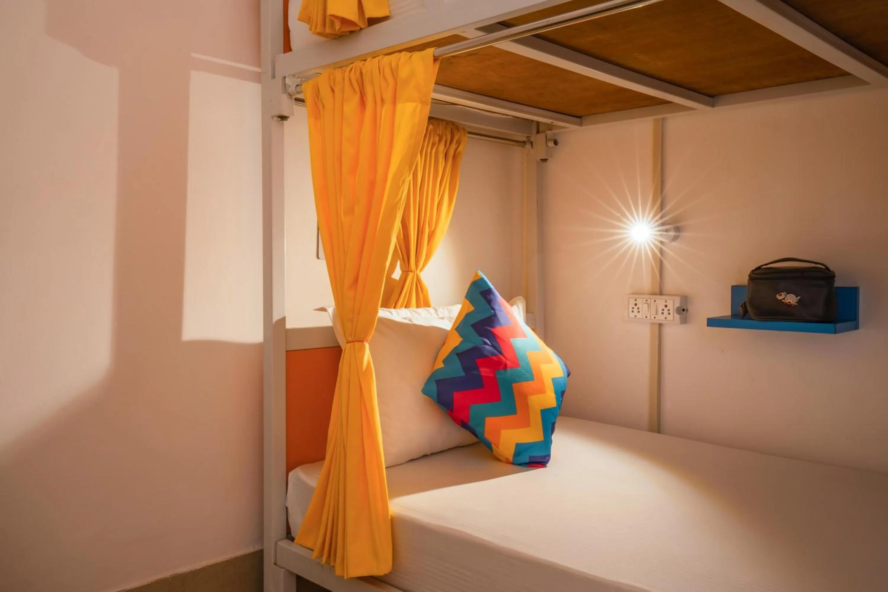 Bed in goSTOPS Rishikesh, Lakshman Jhula