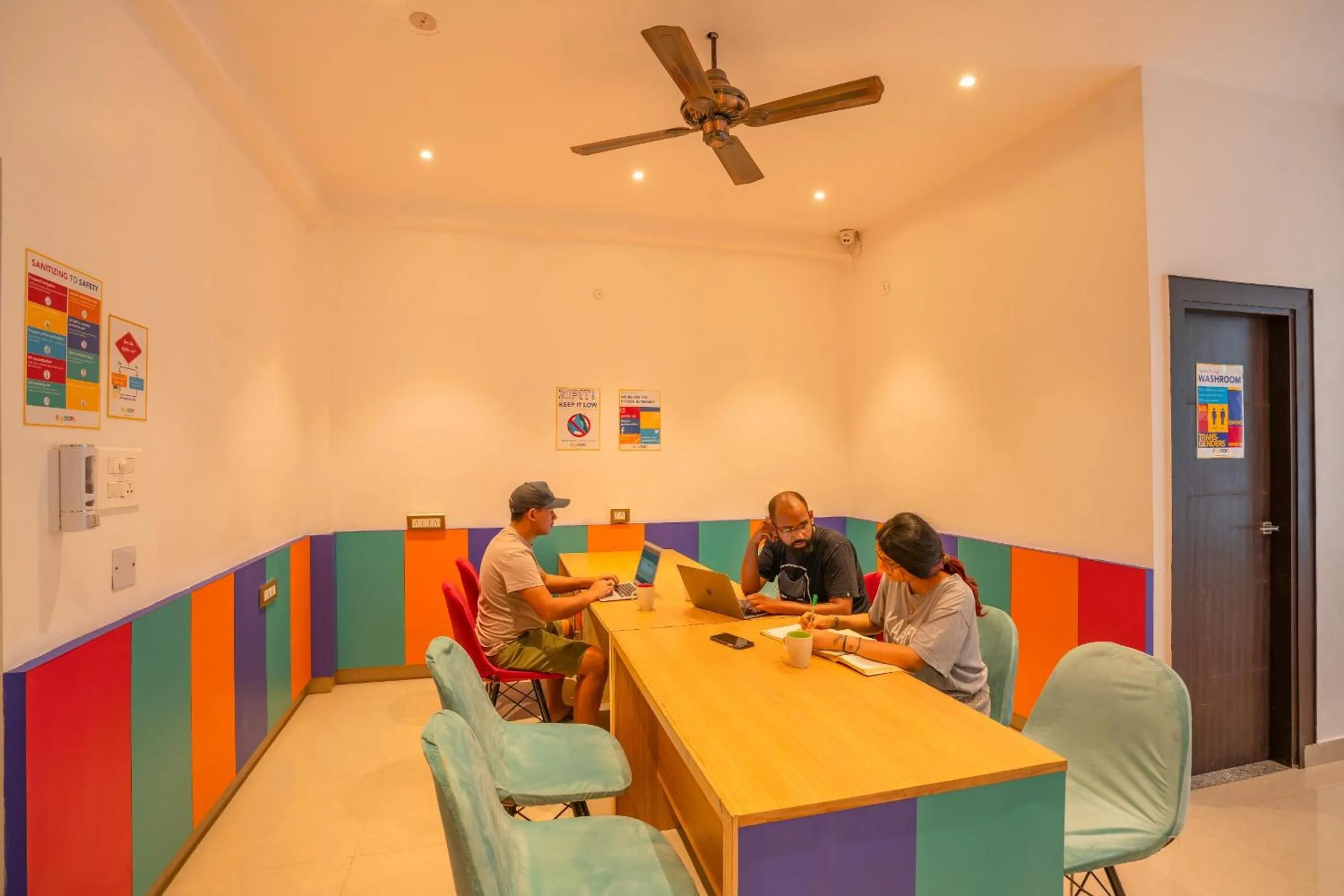 People in goSTOPS Rishikesh, Lakshman Jhula