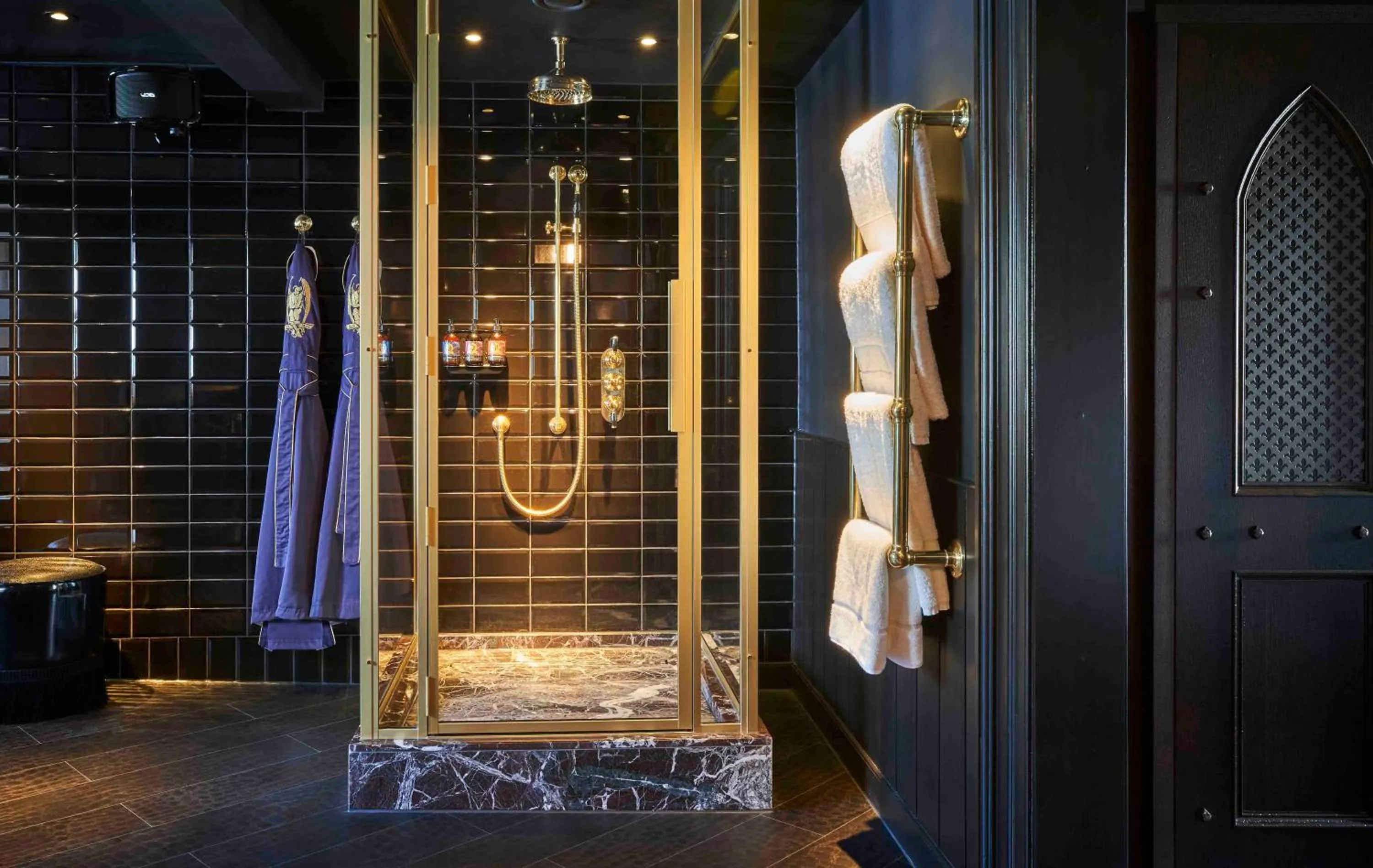 Shower in Chateau Denmark London