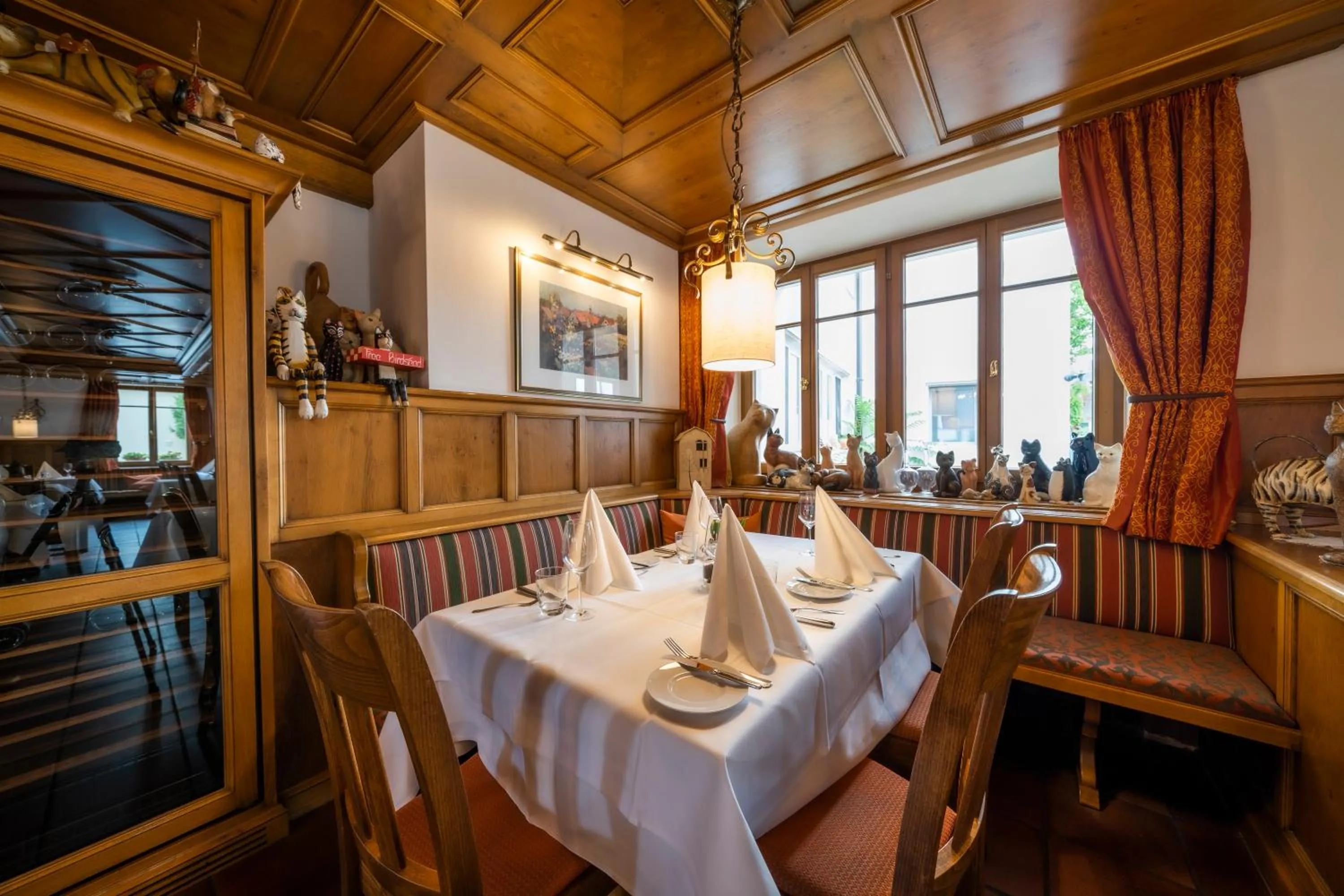Restaurant/places to eat in Hotel Hirsch