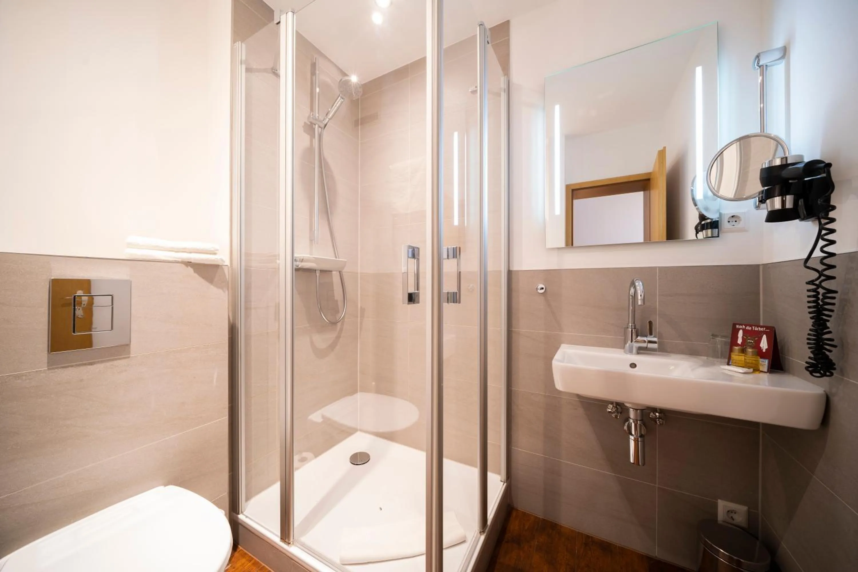 Shower in Hotel Hirsch