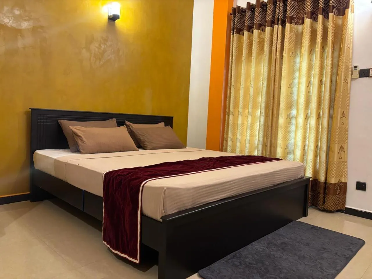 Bed in Kismet Rest Mirissa