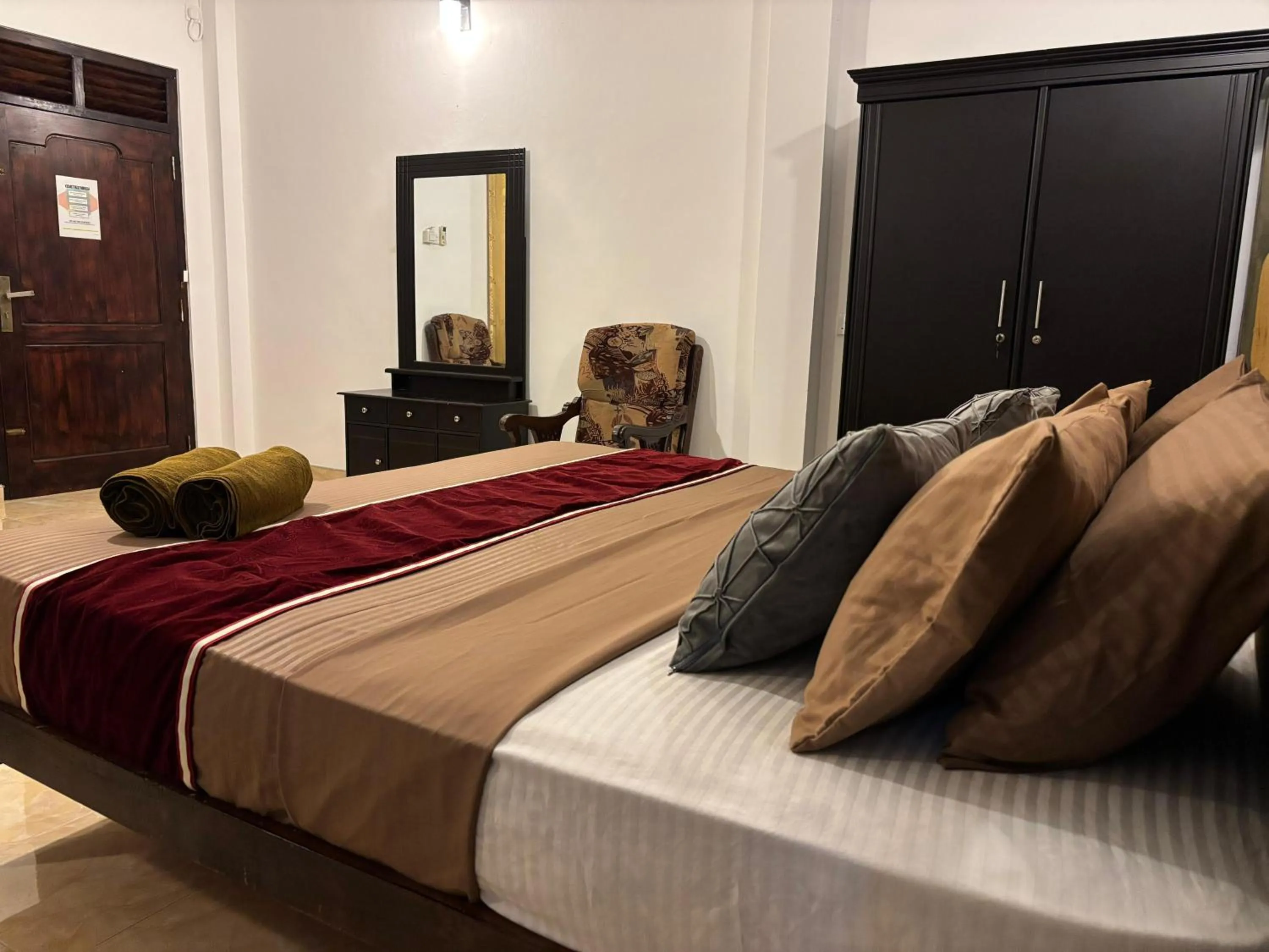 Bed in Kismet Rest Mirissa