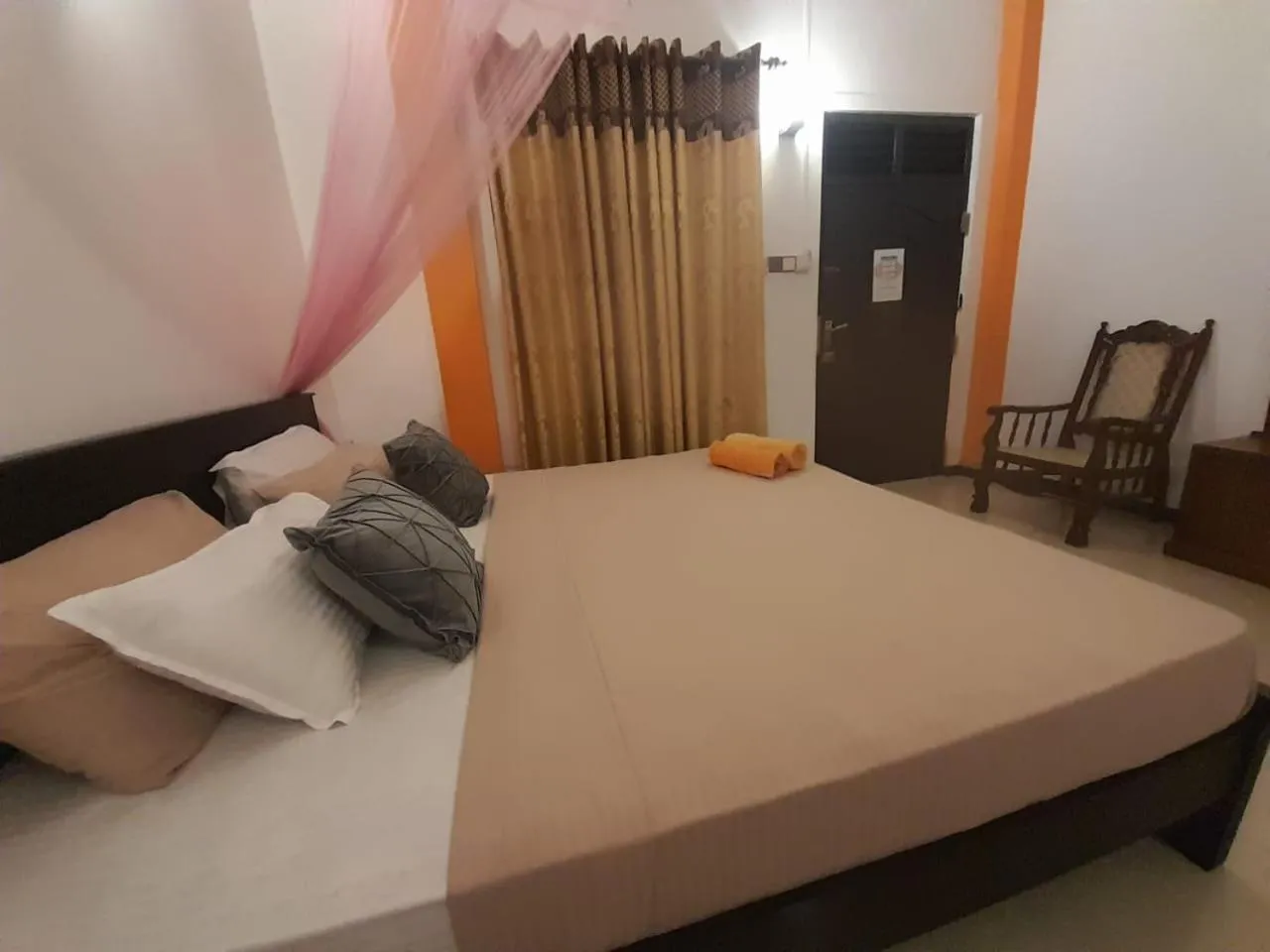 Bed in Kismet Rest Mirissa