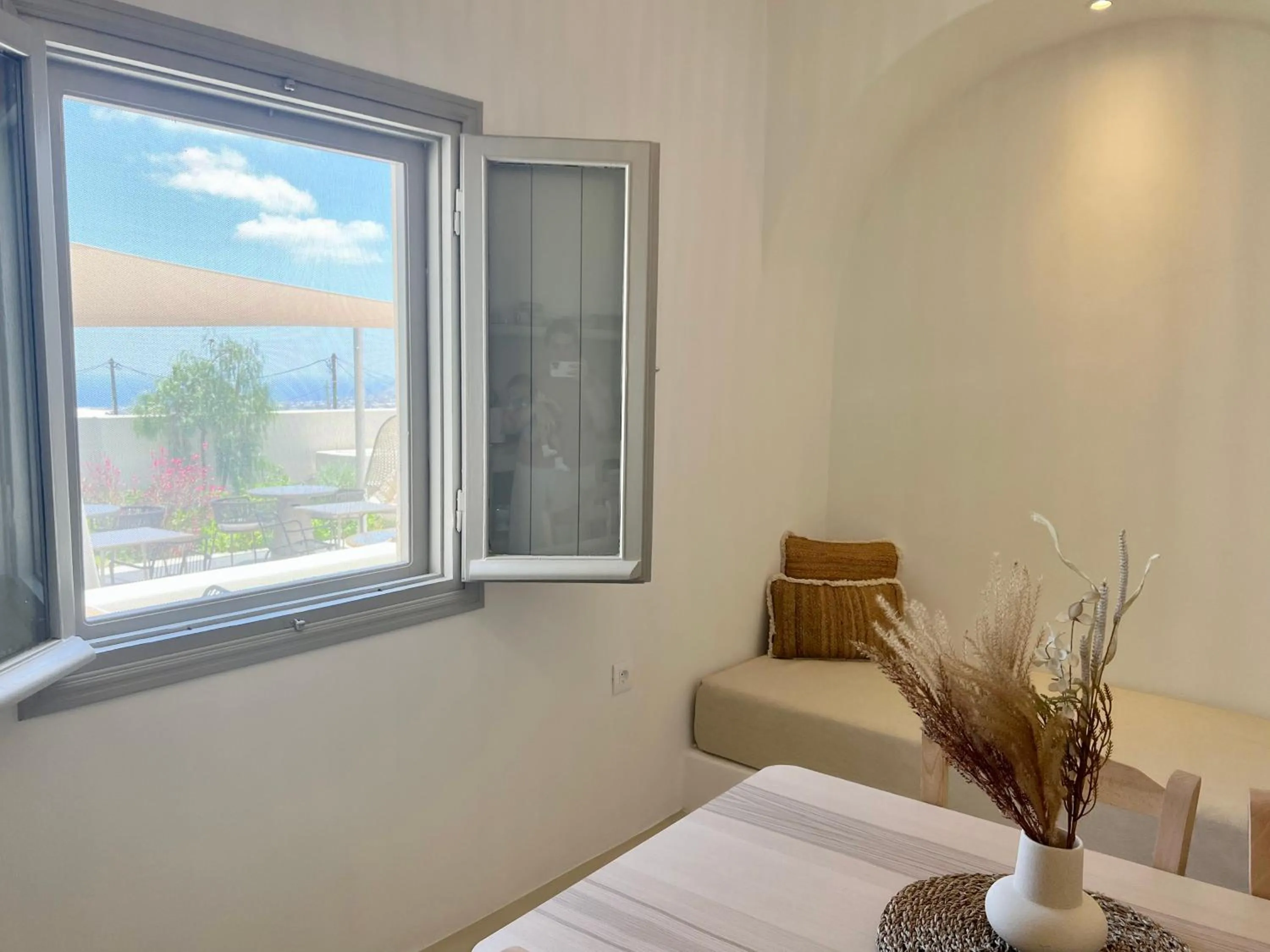 Mod Santorini Vegan Accommodation